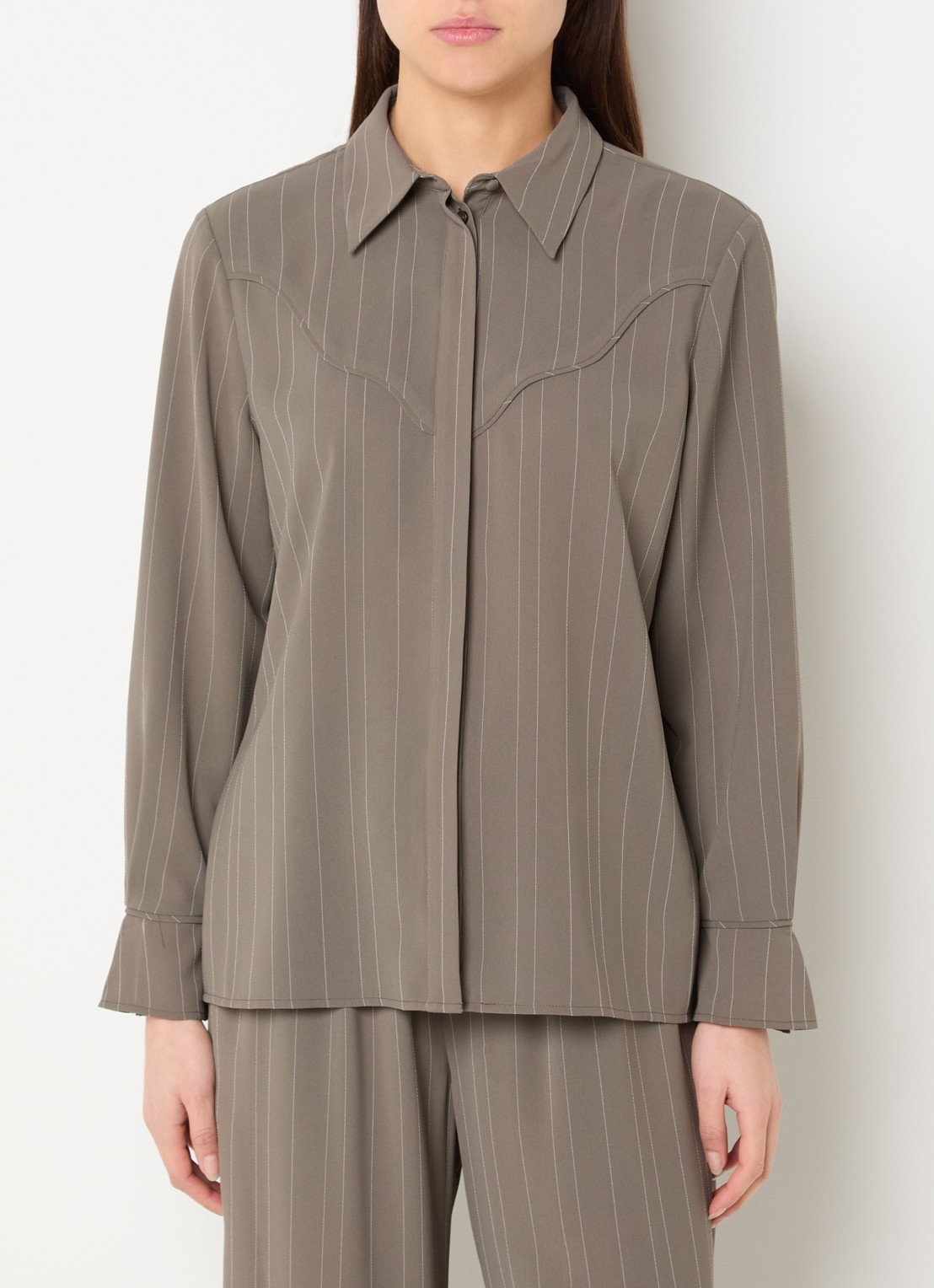 French Connection Emma blouse met siernaad en krijtstreep - detail 3 khaki