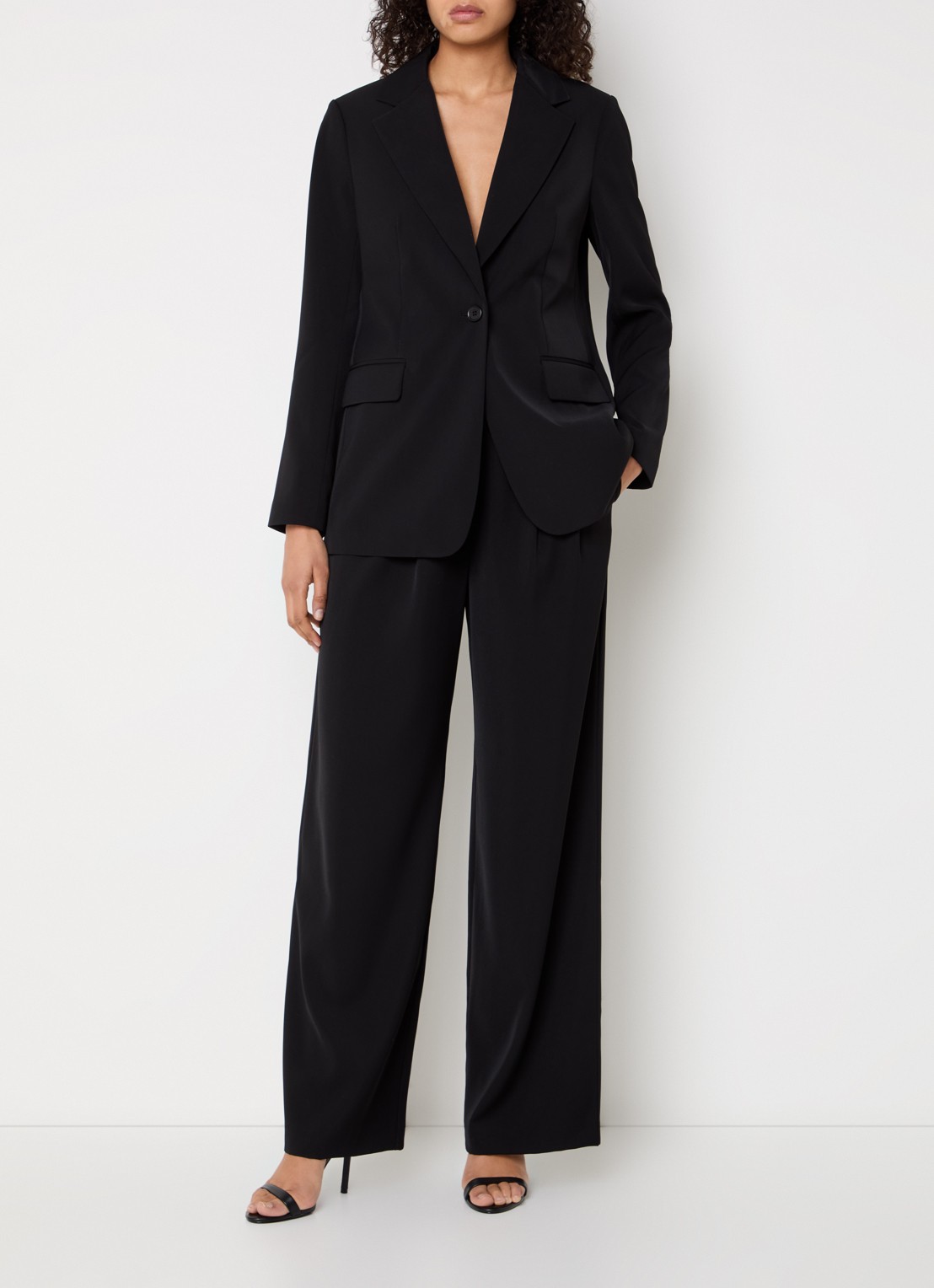 French Connection Harrie high waist wide fit pantalon met plooidetail - voorkant 3 zwart