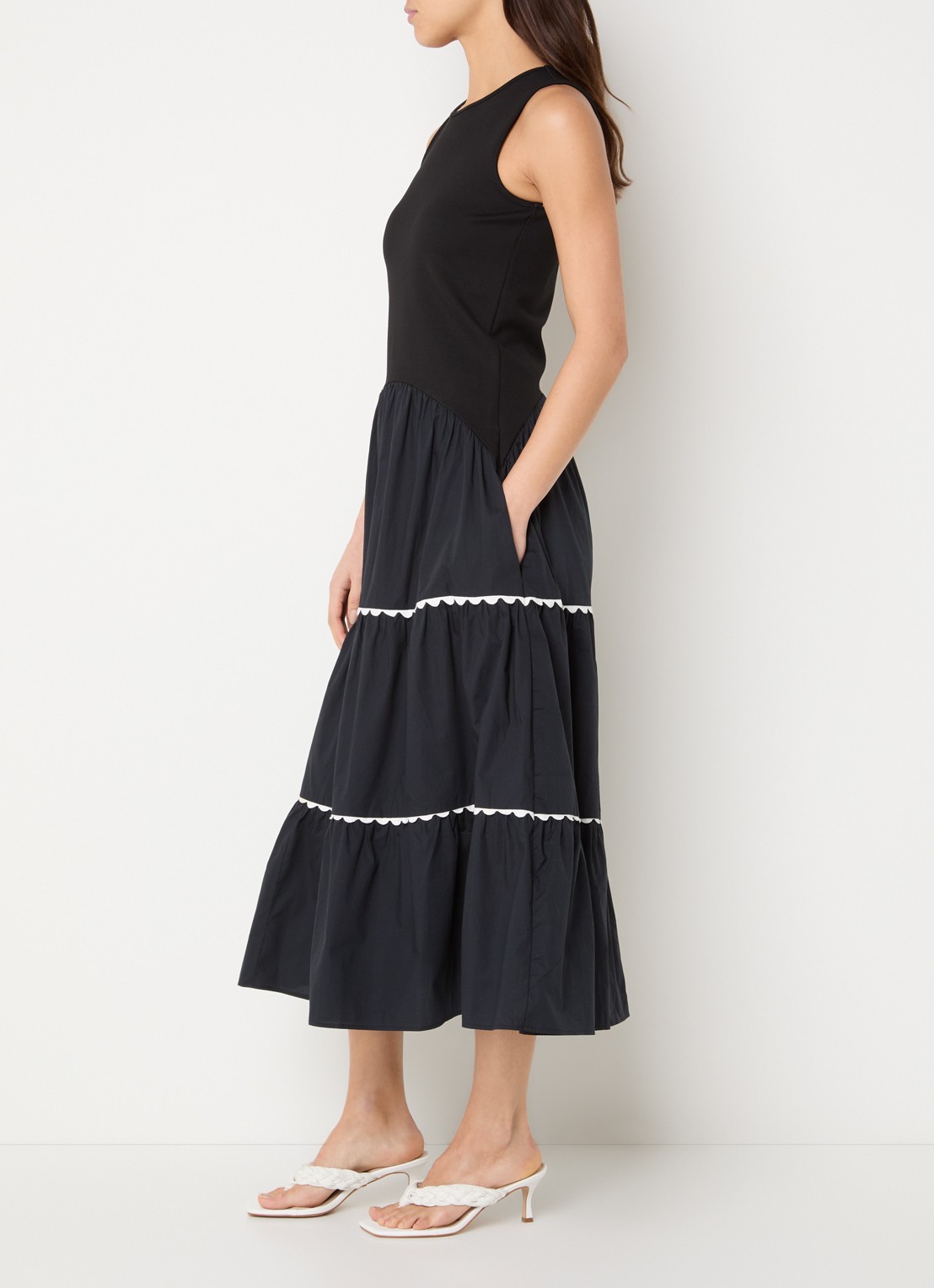 French Connection Kaylie gelaagde midi jurk met steekzakken - voorkant 3 zwart
