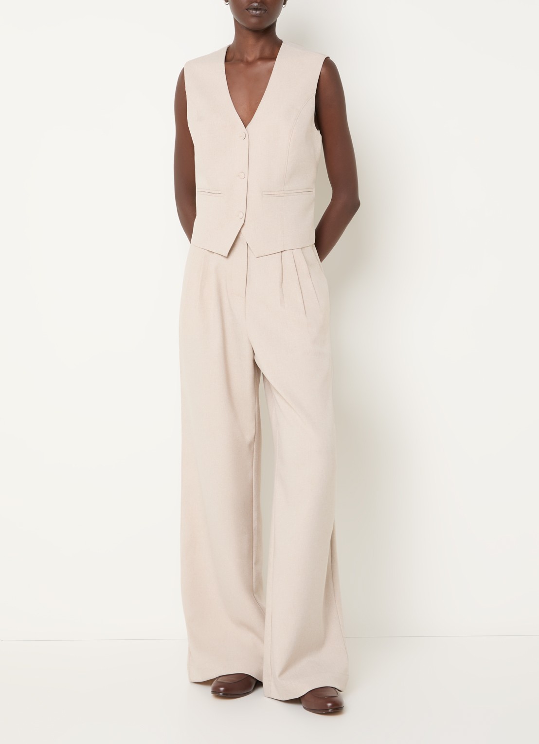 French Connection Misha gilet met ceintuur - voorkant 2 beige