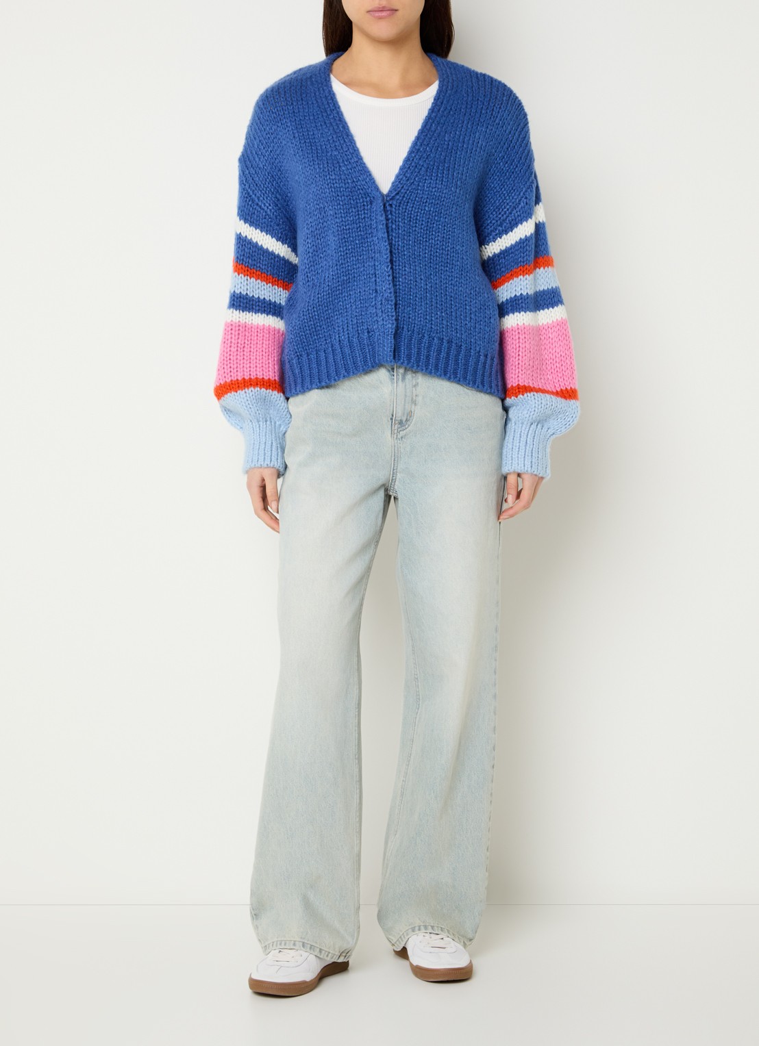 French Connection Monroe grofgebreid vest met ballonmouwen - voorkant 2 blauw