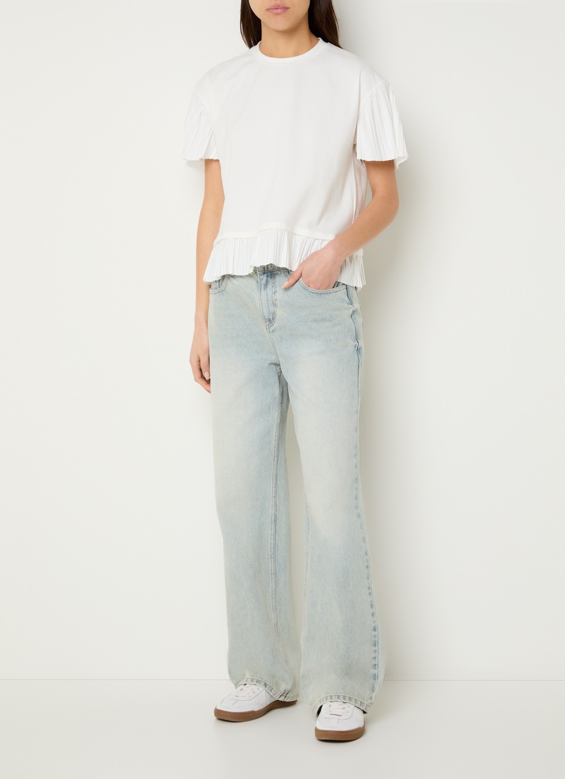 French Connection Rallie T-shirt met vlindermouwen en plissé - voorkant 3 wit