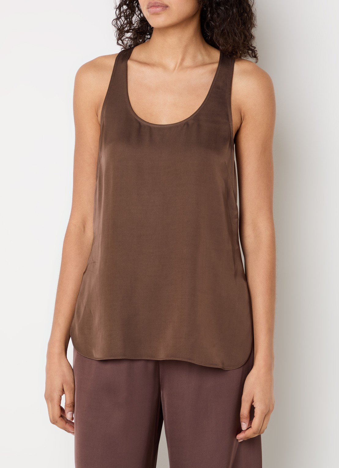 French Connection Sera tanktop van satijn - detail 2 bruin