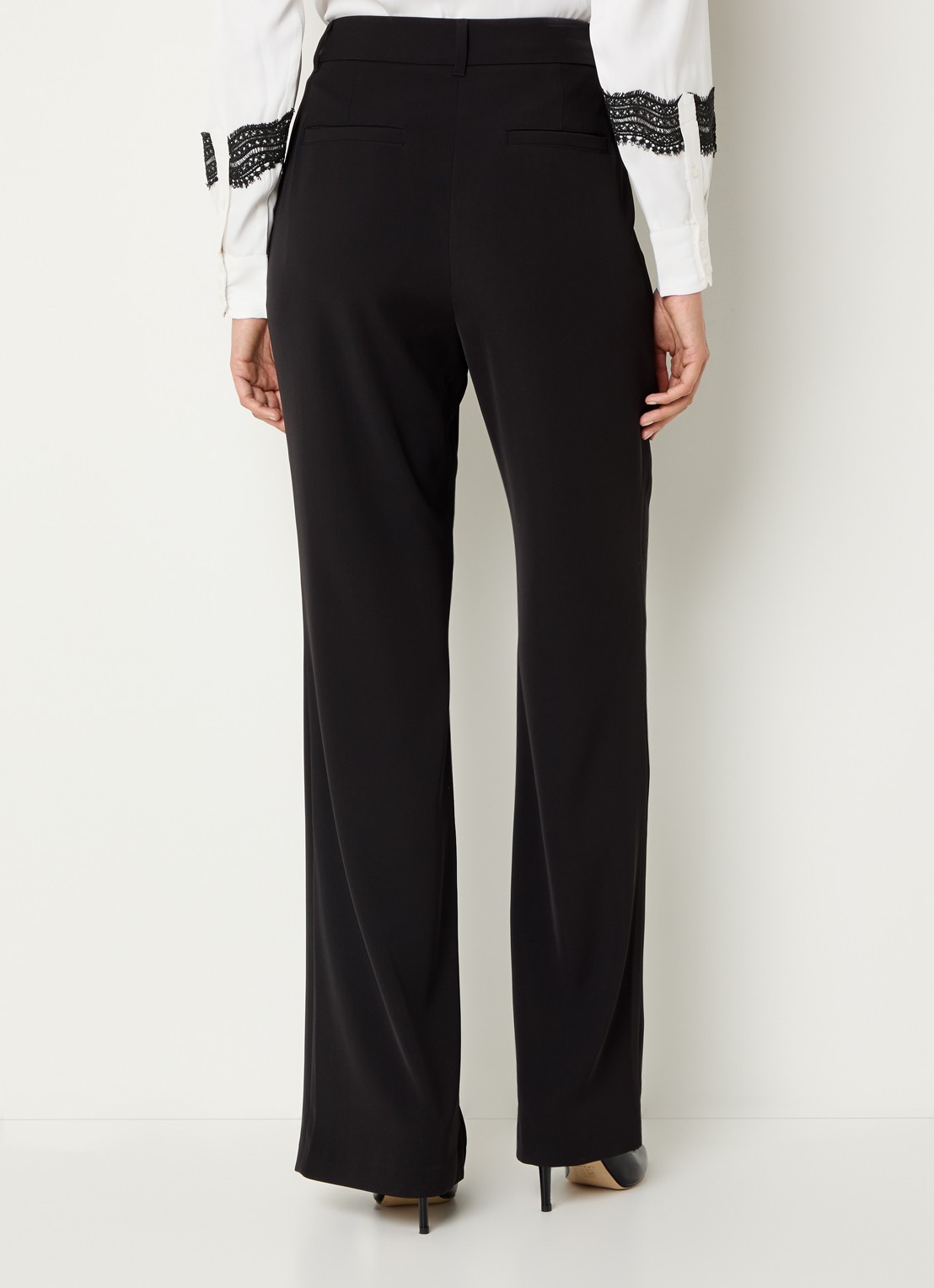 French Connection Vinnie flared fit pantalon met steekzakken - achterkant 4 zwart