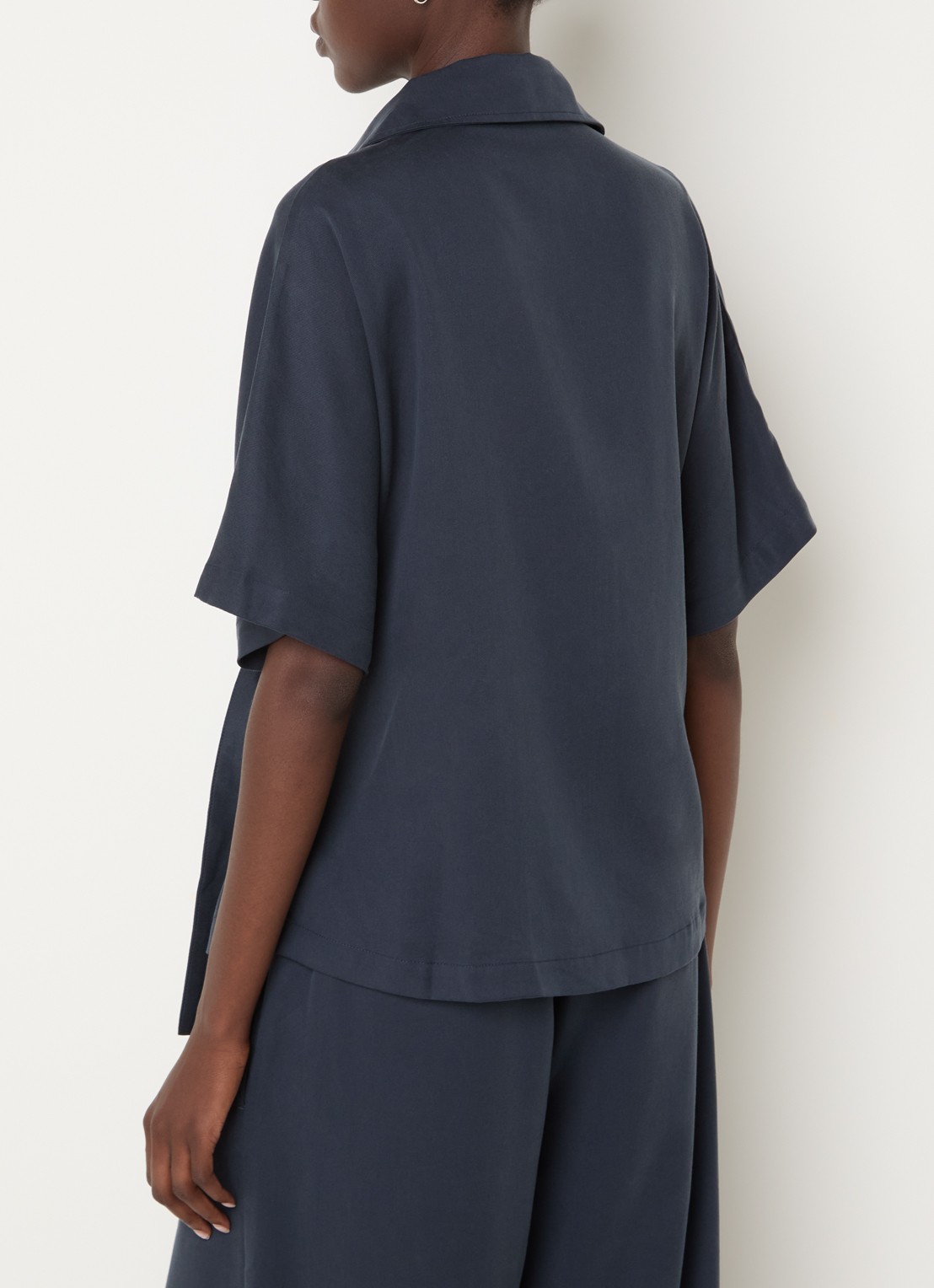French Connection Yassie blouse met ceintuur - achterkant donkerblauw