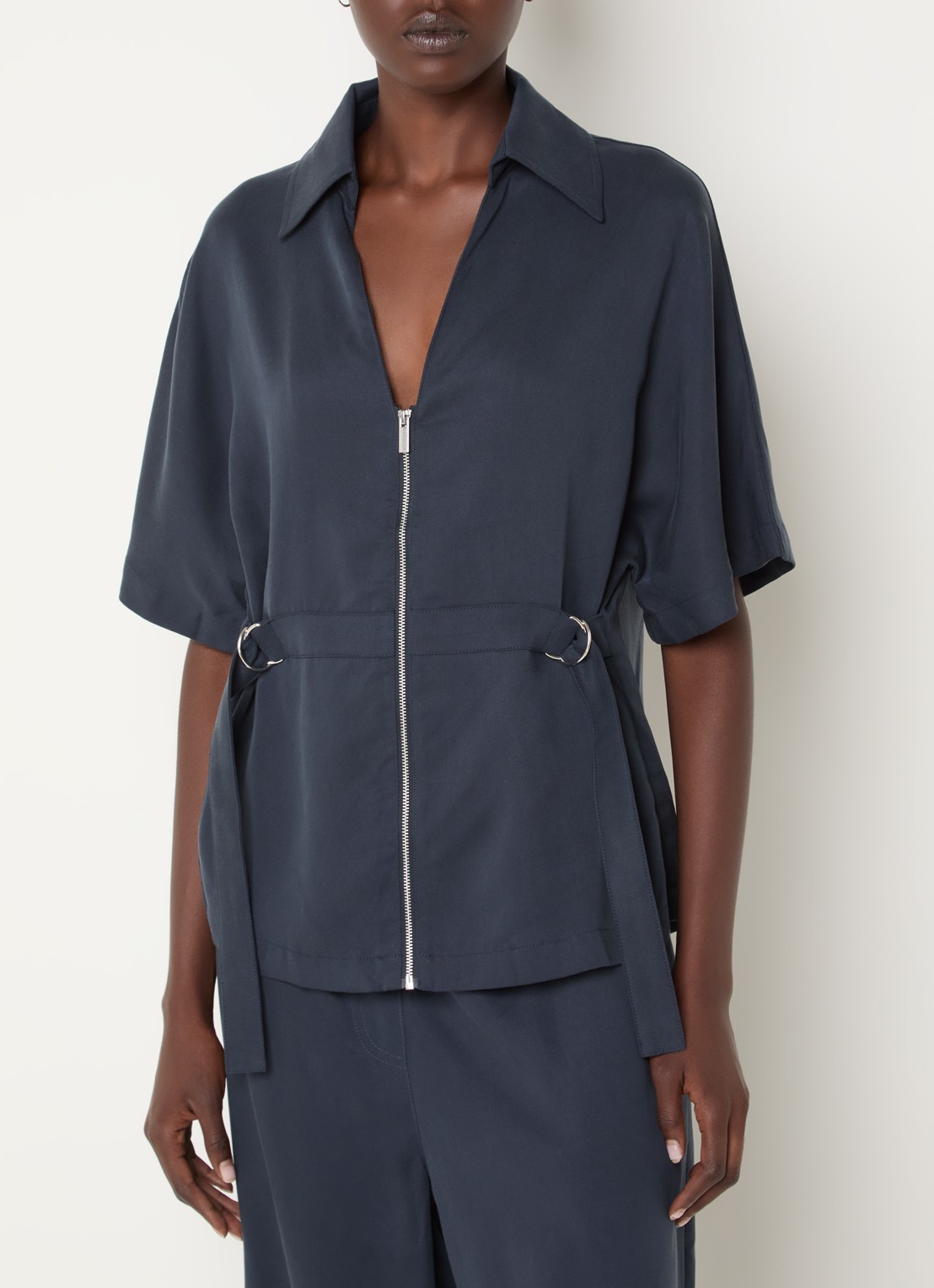 French Connection Yassie blouse met ceintuur - detail 2 donkerblauw