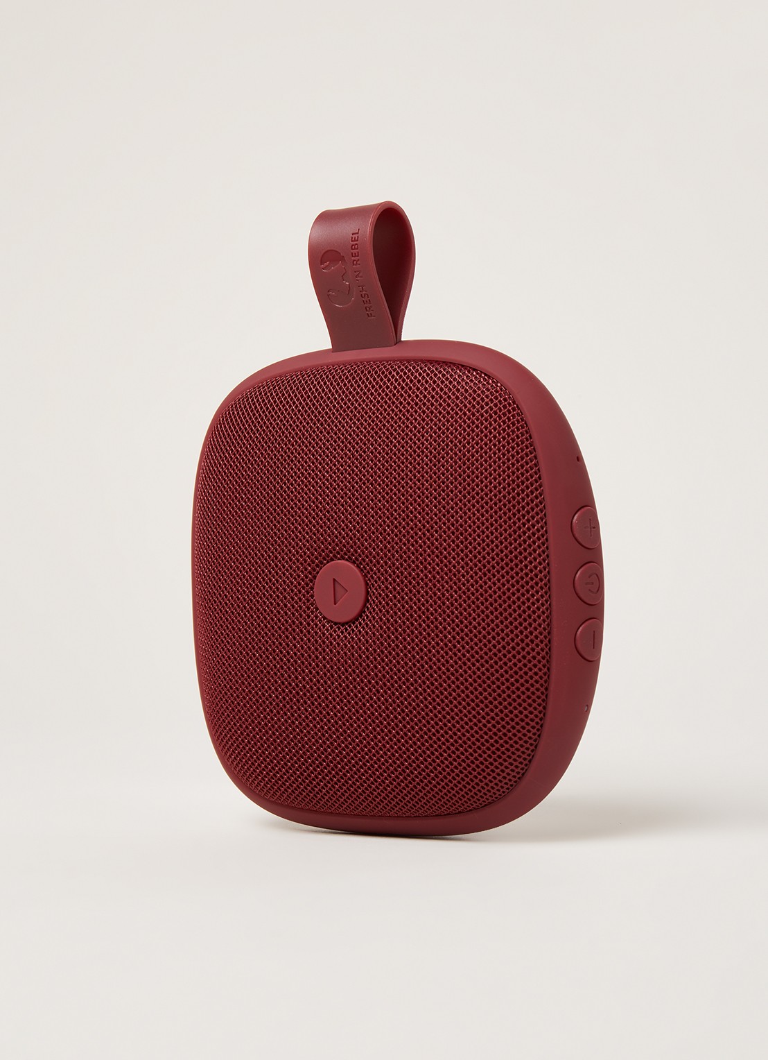 Fresh 'n Rebel Rockbox Bold XS Bluetooth speaker - voorkant 4 cranberryrood