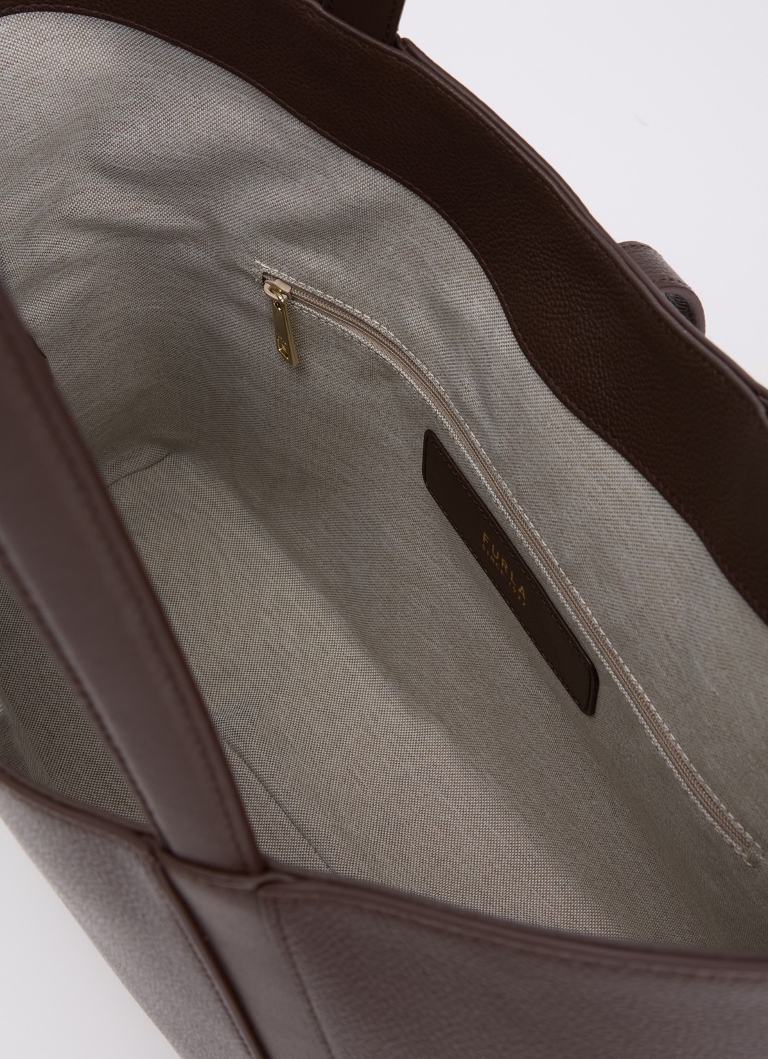 FURLA Goccia L schoudertas van kalfsleer met logo - detail 4 donkerbruin