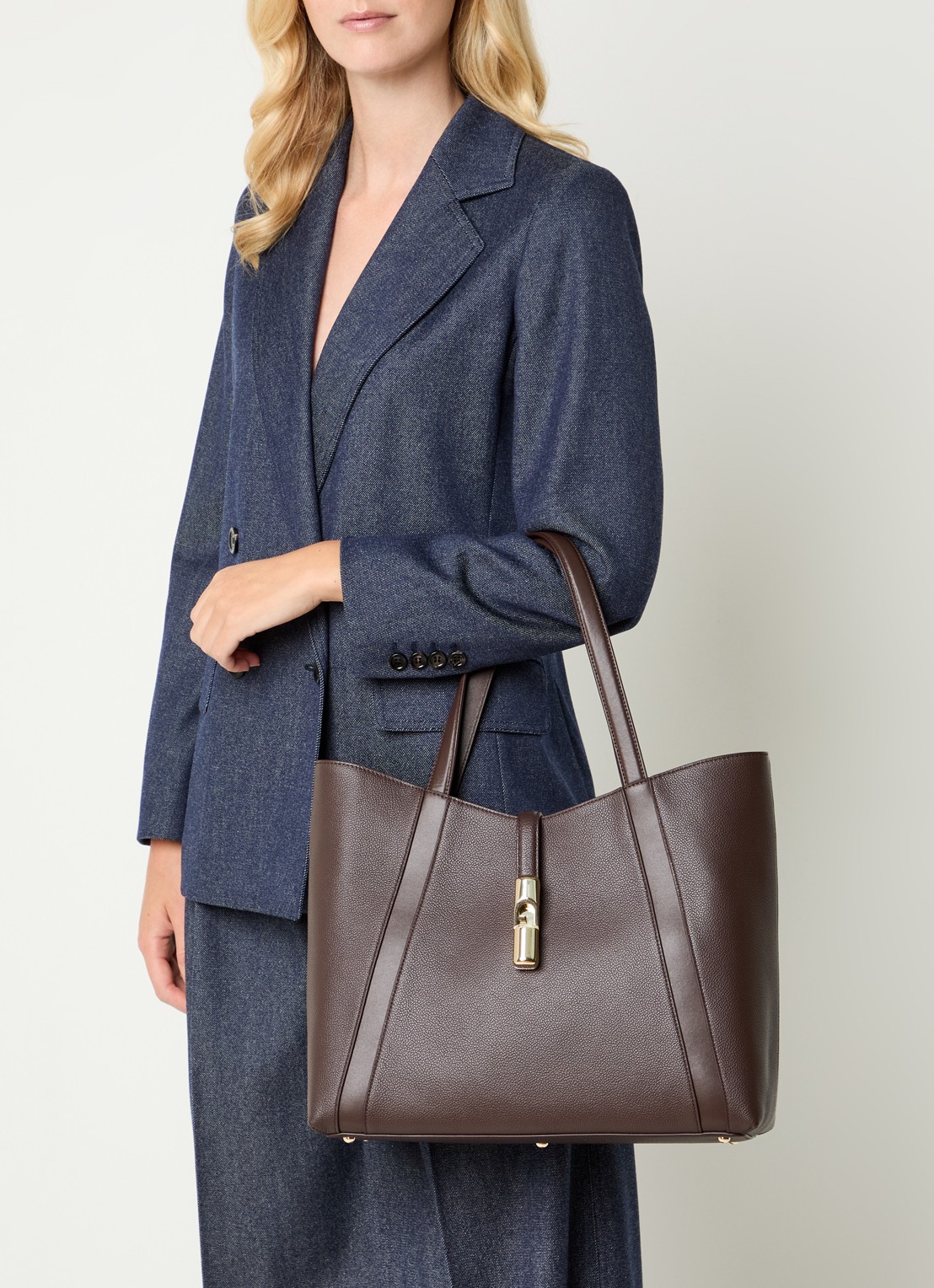 FURLA Goccia L schoudertas van kalfsleer met logo - voorkant 3 donkerbruin