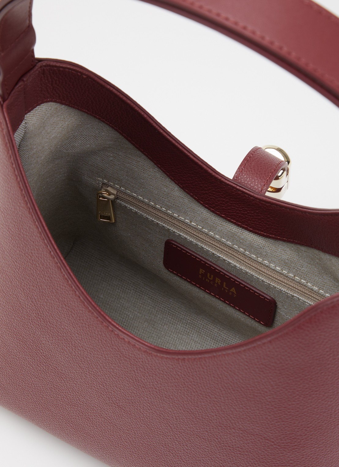 FURLA Goccia S schoudertas van leer met verstelbare schouderriem - detail 2 cranberryrood