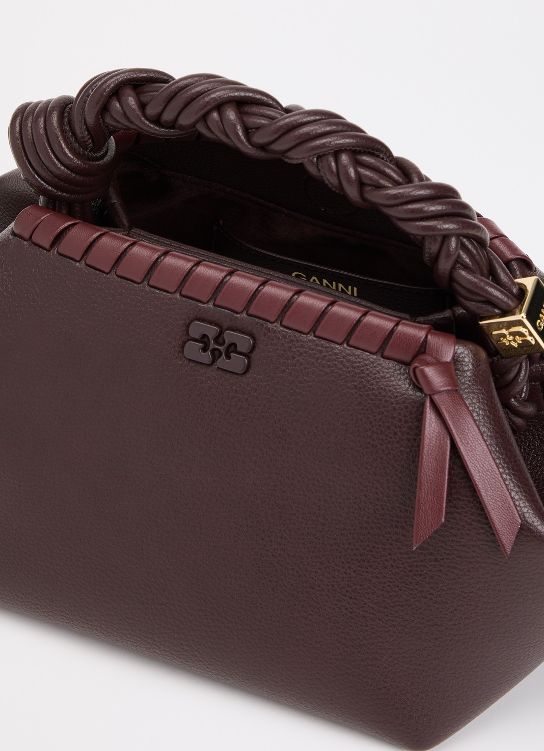 Ganni Bou Small handtas van leer met gevlochten details en afneembare schouderriem - detail 3 bordeauxrood