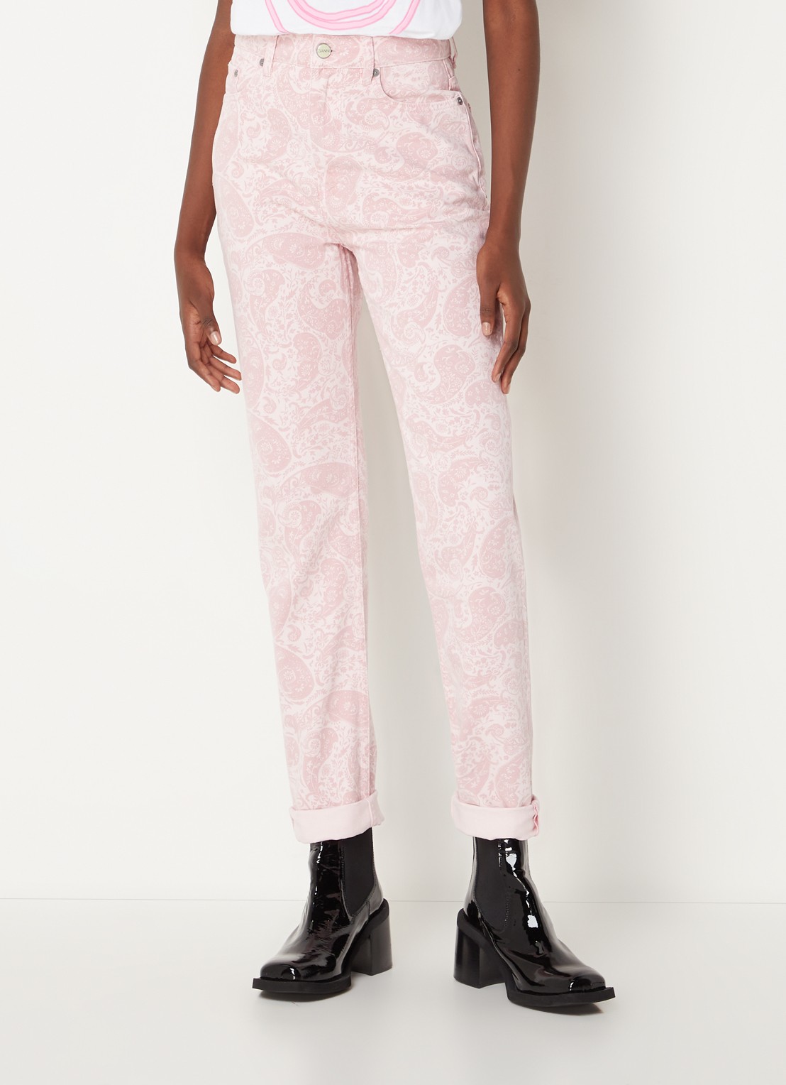 Ganni High waist straight leg jeans met paisley dessin - detail lichtroze