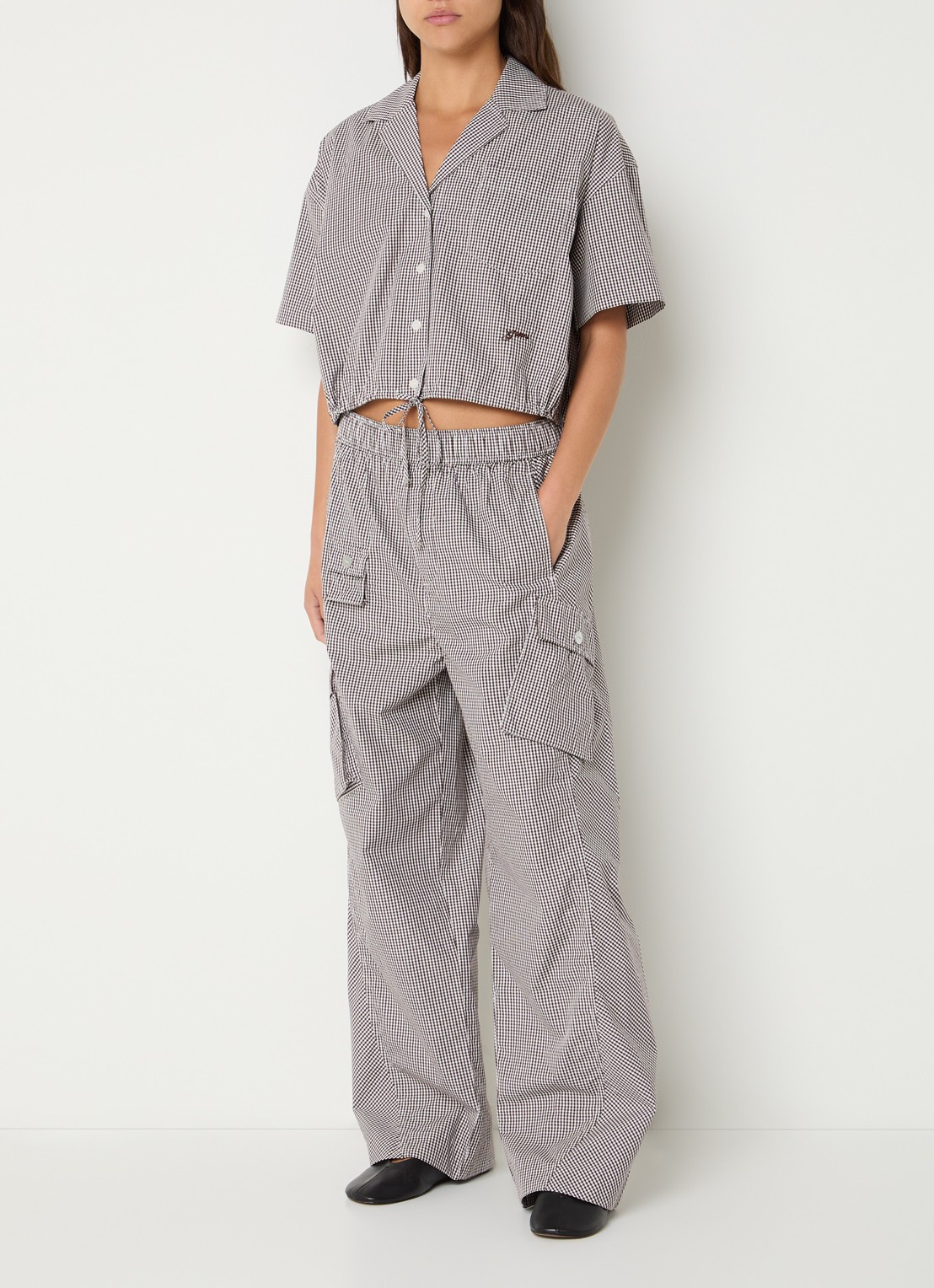 Ganni High waist wide fit cargobroek met ruitdessin - voorkant 3 bruin