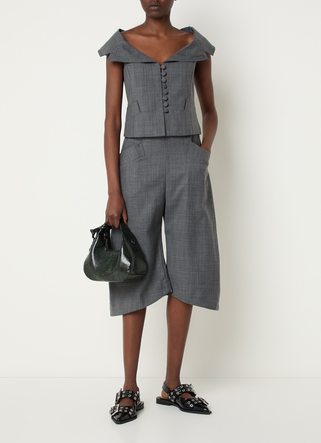 Ganni High waist wide fit korte broek in wolblend - voorkant 3 donkergrijs