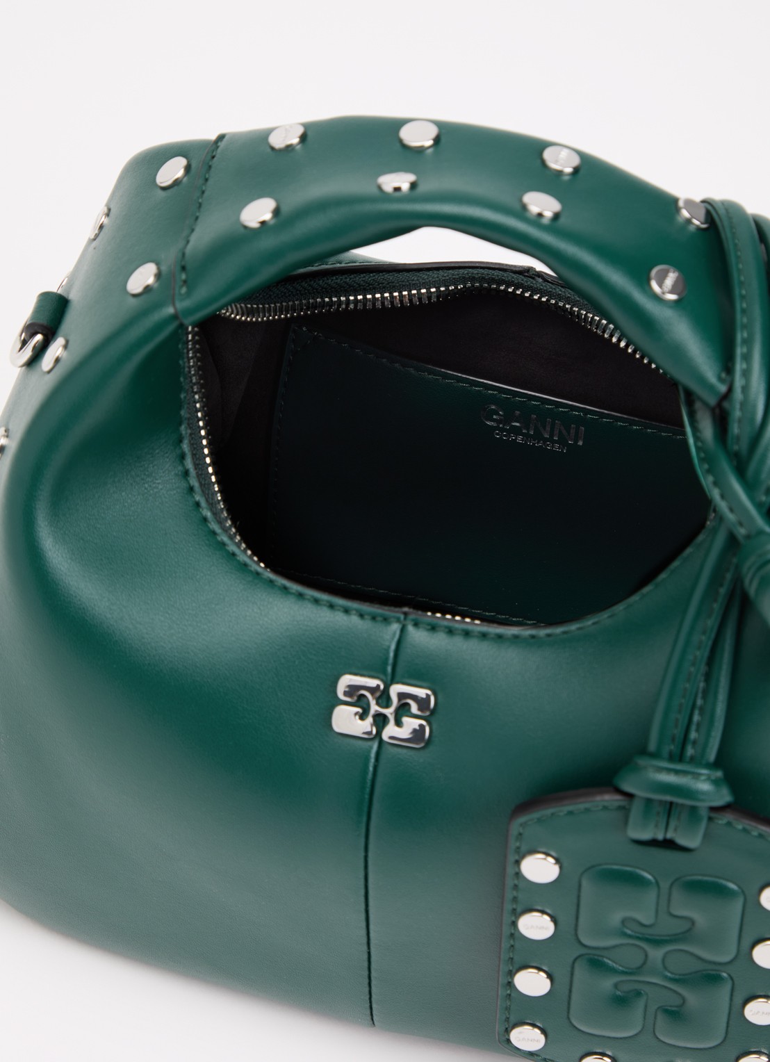 Ganni Hobo Mini handtas van leer met studs - detail 3 groen
