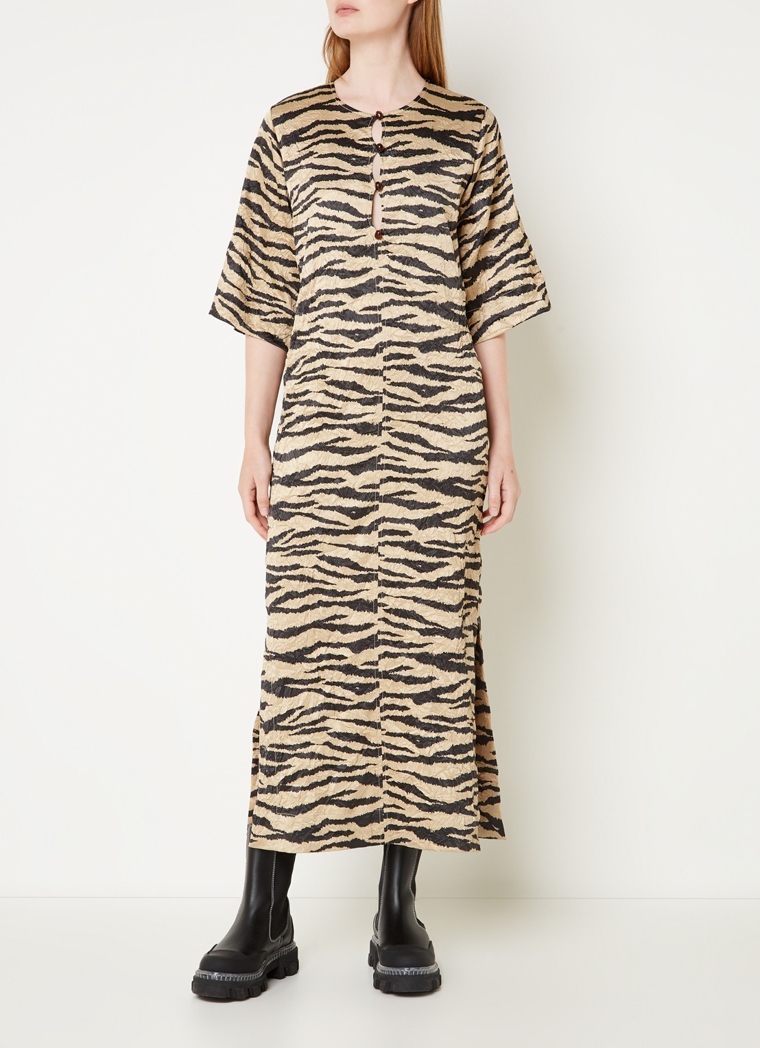 Ganni Maxi blousejurk met tijgerprint en structuur - detail 4 donkerbeige
