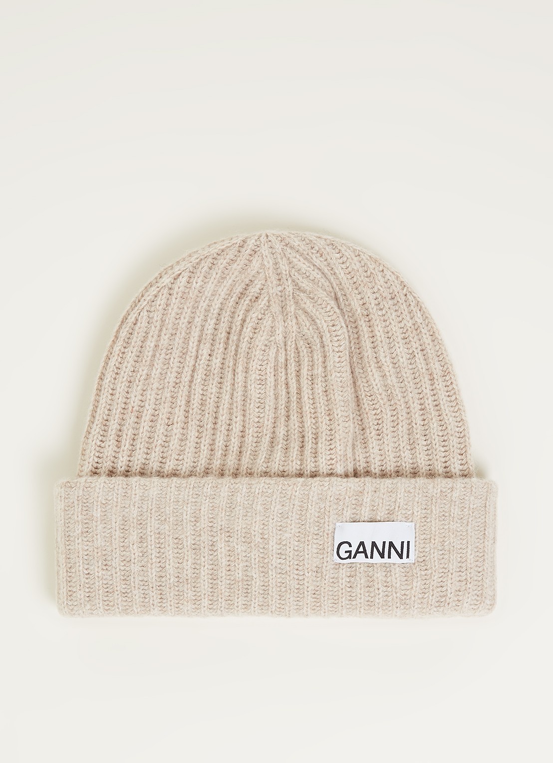 Ganni Muts in wolblend met logo - voorkant zand