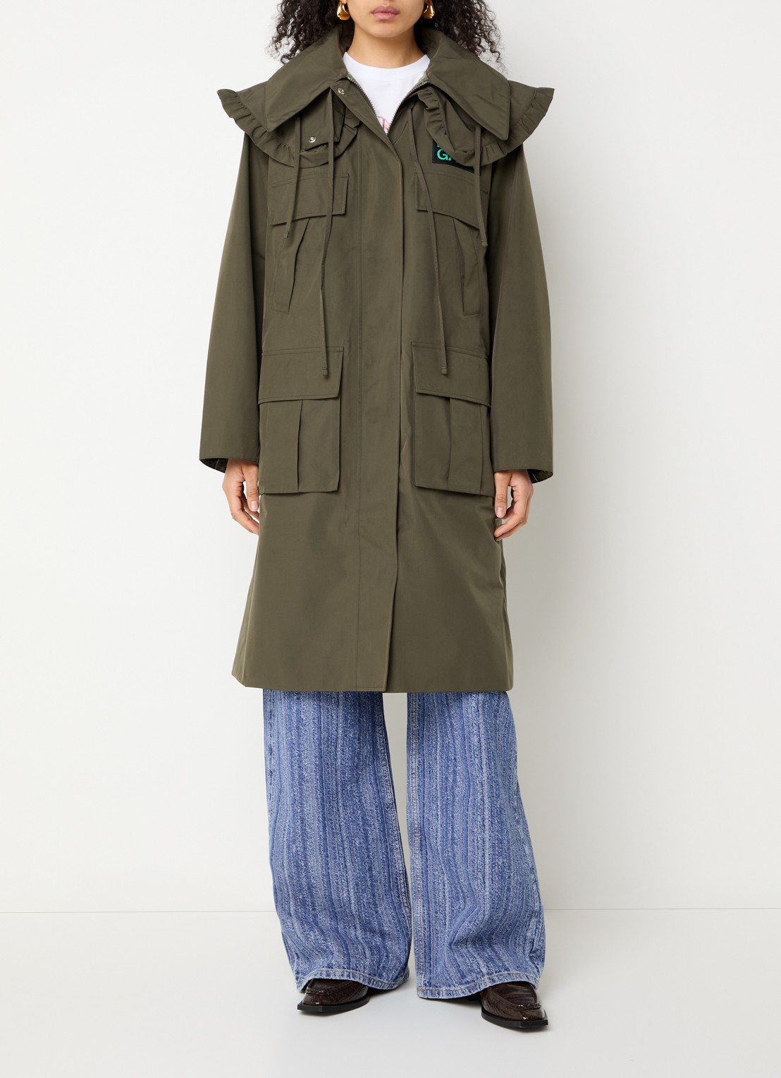 Ganni Parka met logo en klepzakken - detail 4 bronsgroen