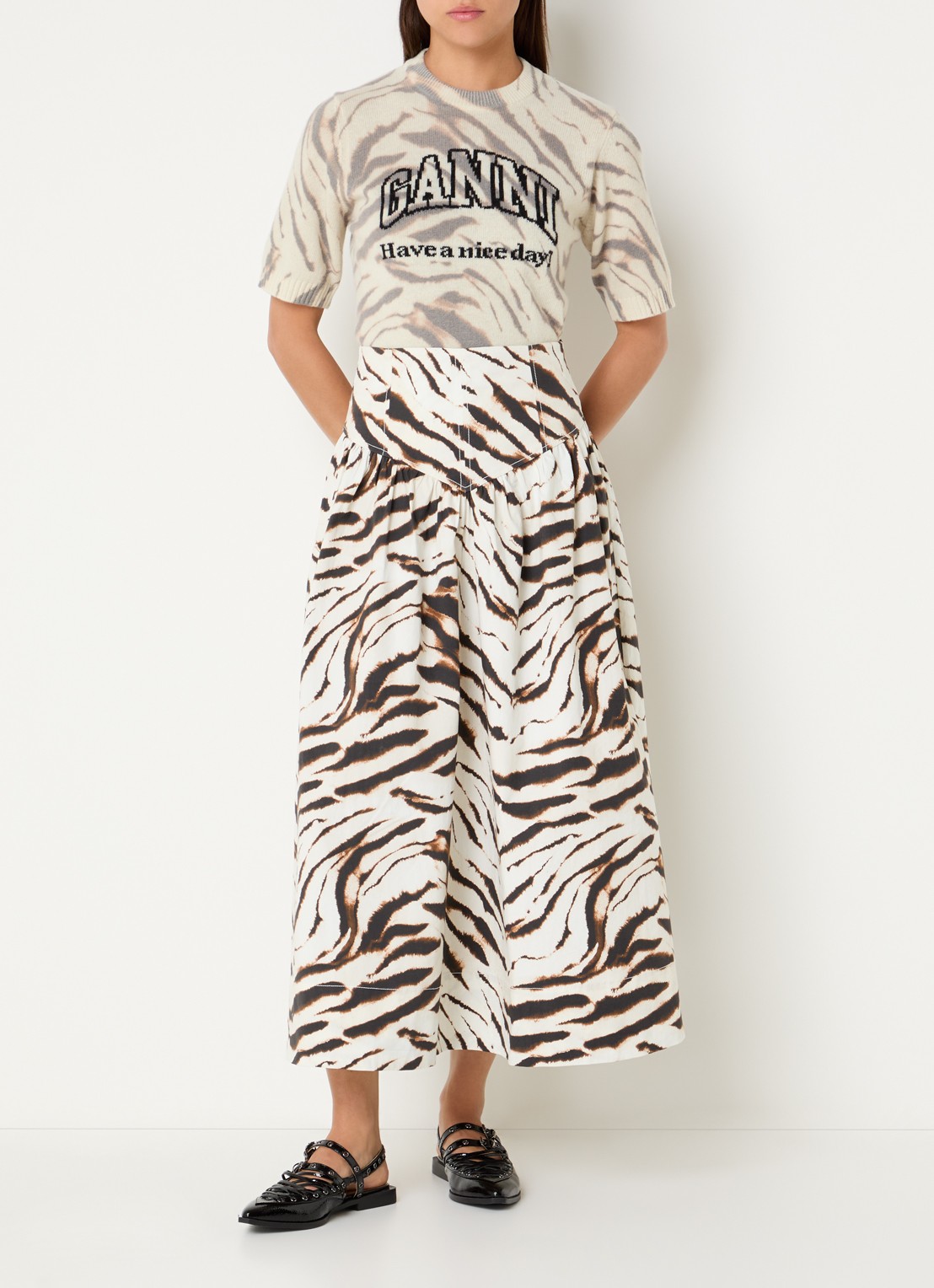 Ganni T-shirt in wolblend met ingebreid logo - voorkant 4 ivoor