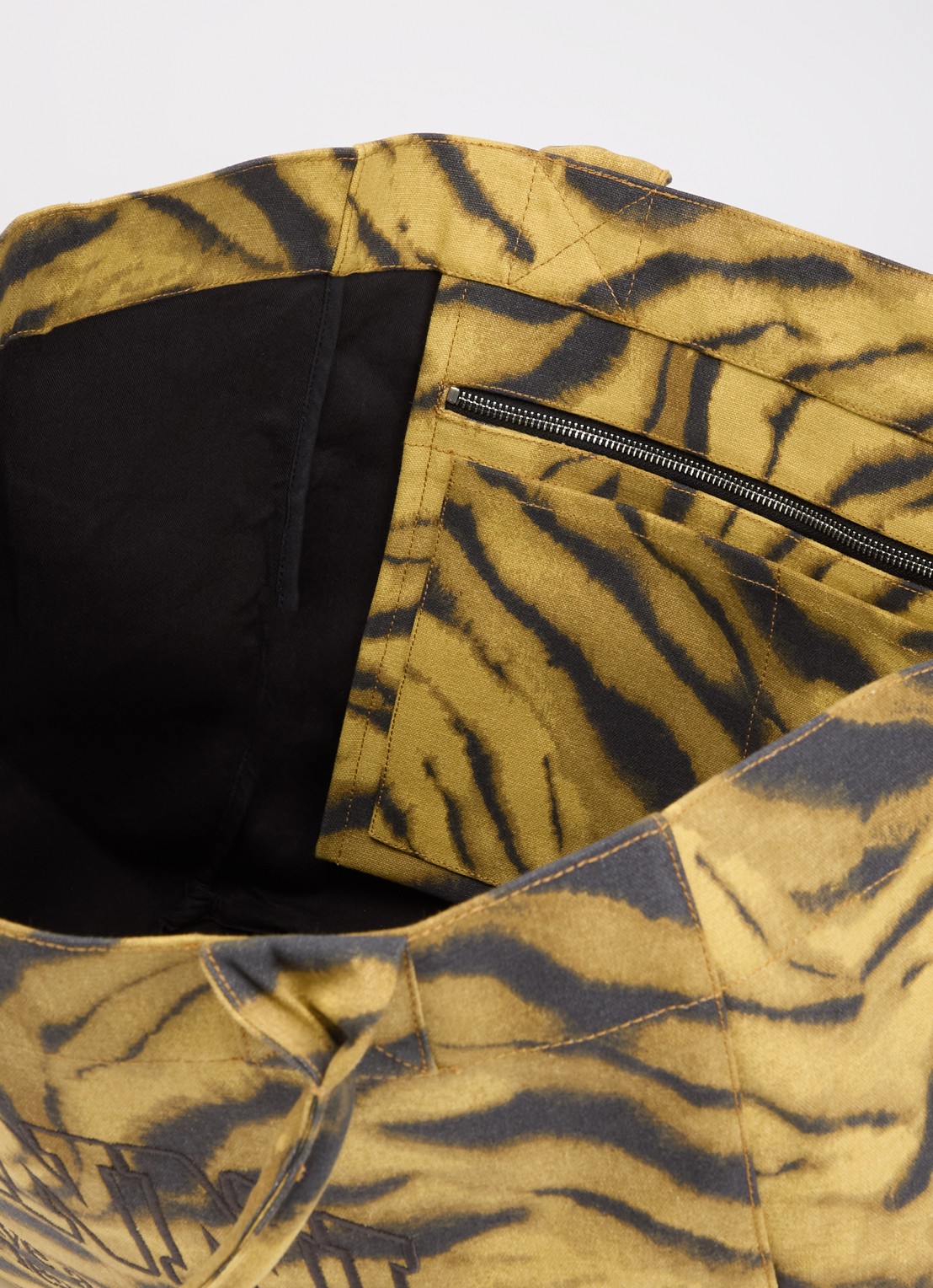 Ganni XXL Shopper van canvas met zebraprint - detail geel