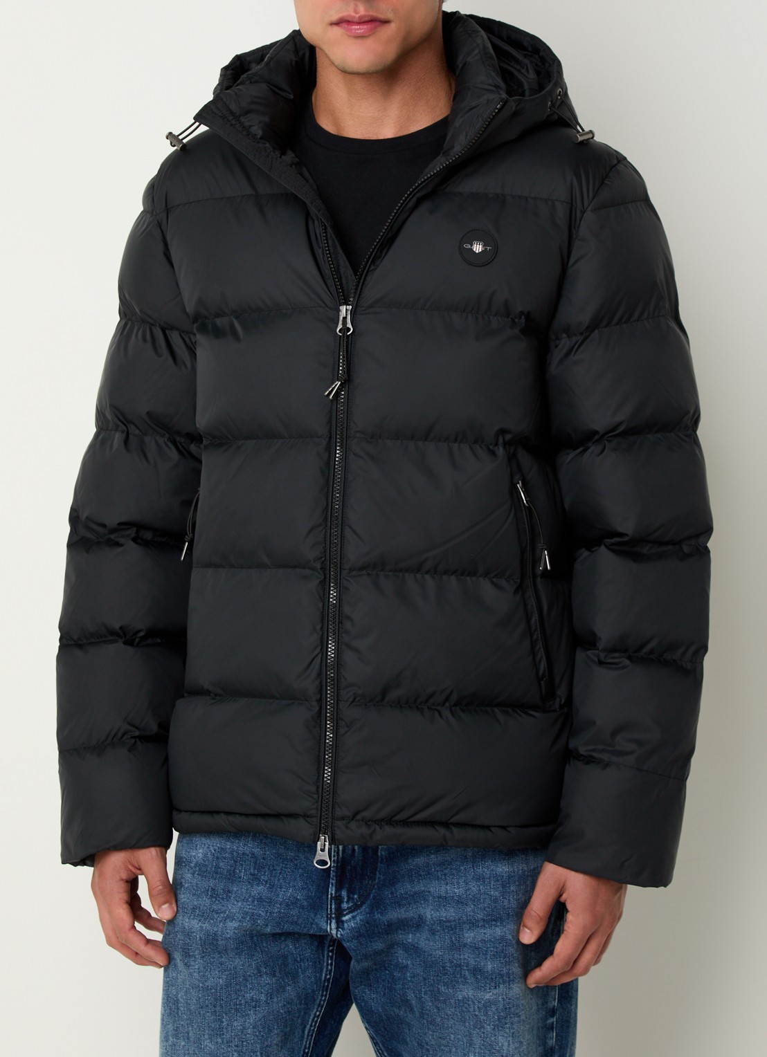 Gant Active Cloud puffer jack met afneembare capuchon en ritszakken - detail 2 zwart
