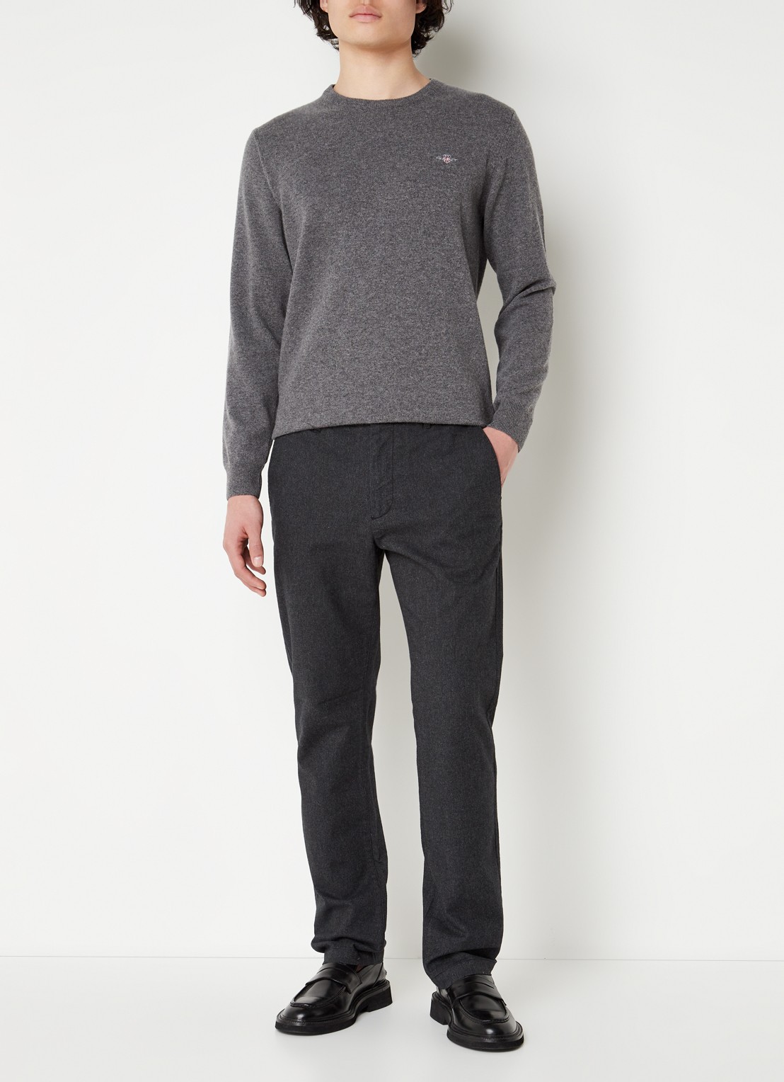 Gant Fijngebreide pullover van wol met logoborduring - voorkant 4 donkergrijs