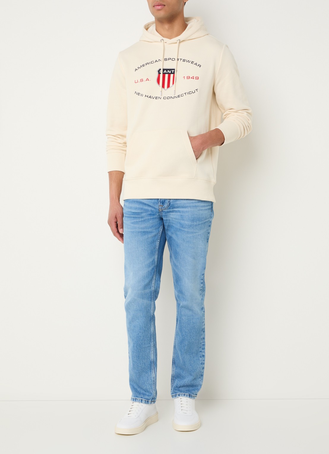 Gant Hoodie met logoborduring - voorkant 2 creme