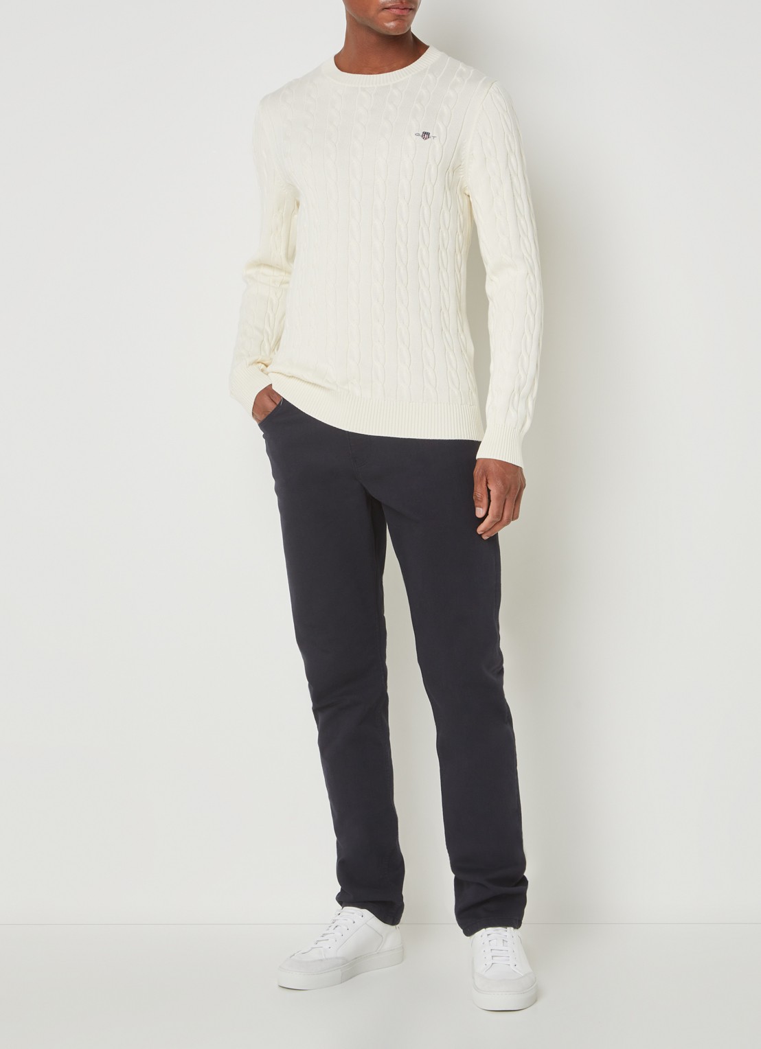 Gant Kabelgebreide trui met logoborduring - voorkant 3 creme