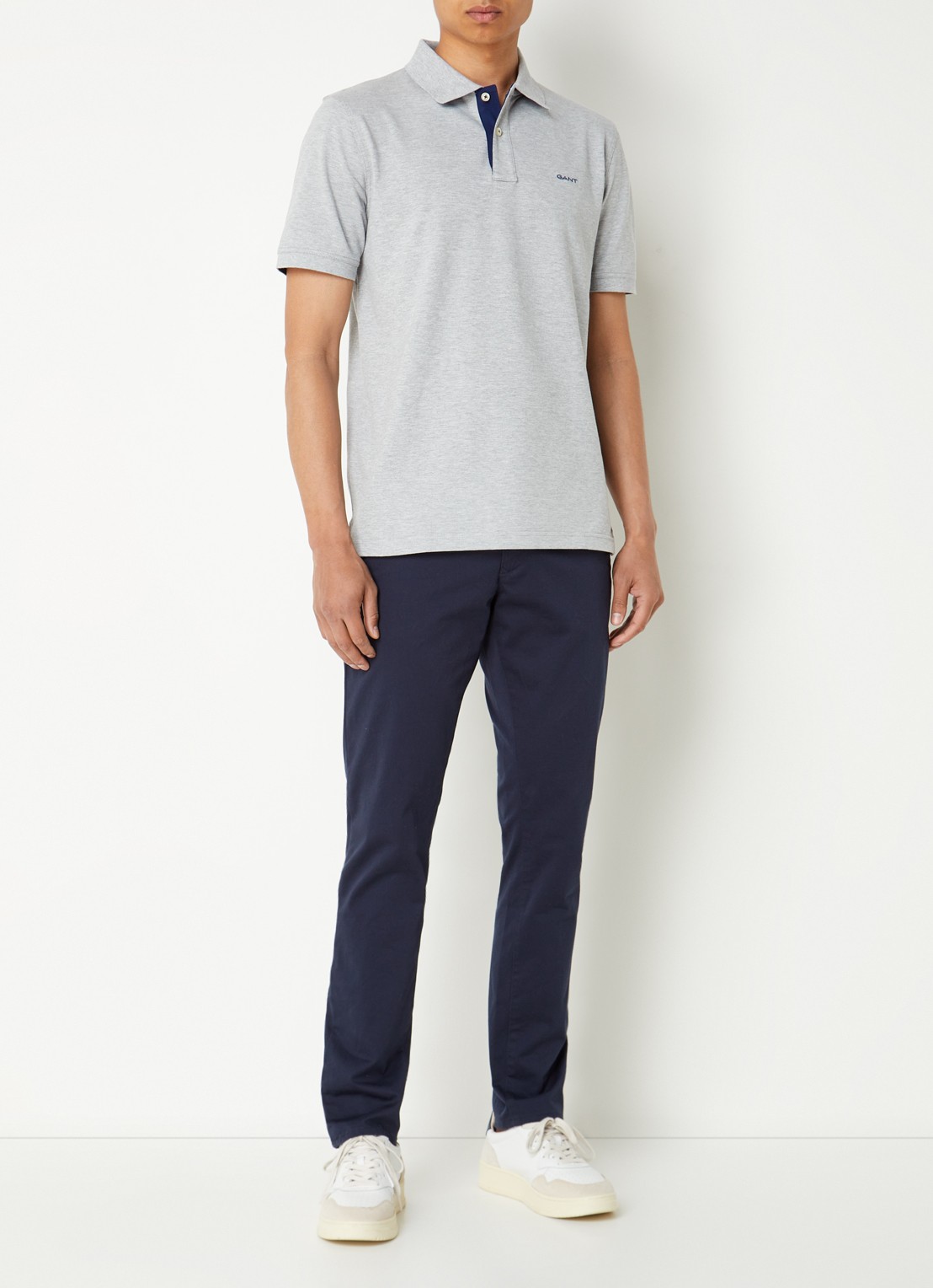 Gant Regular fit polo van piqué katoen met logoborduring - voorkant 4 lichtgrijs