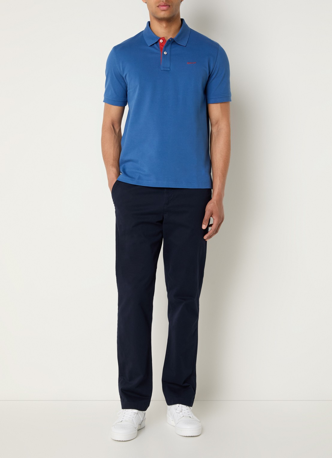 Gant Regular fit polo van piqué katoen met logoborduring - voorkant 2 indigo