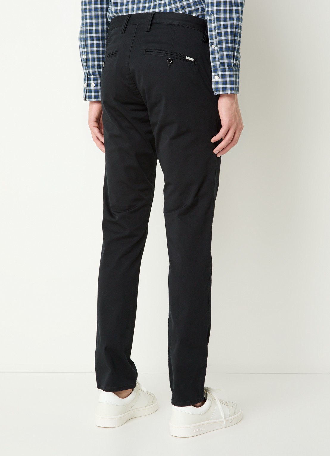 Gant Slim fit chino in  katoenblend met steekzakken - achterkant zwart