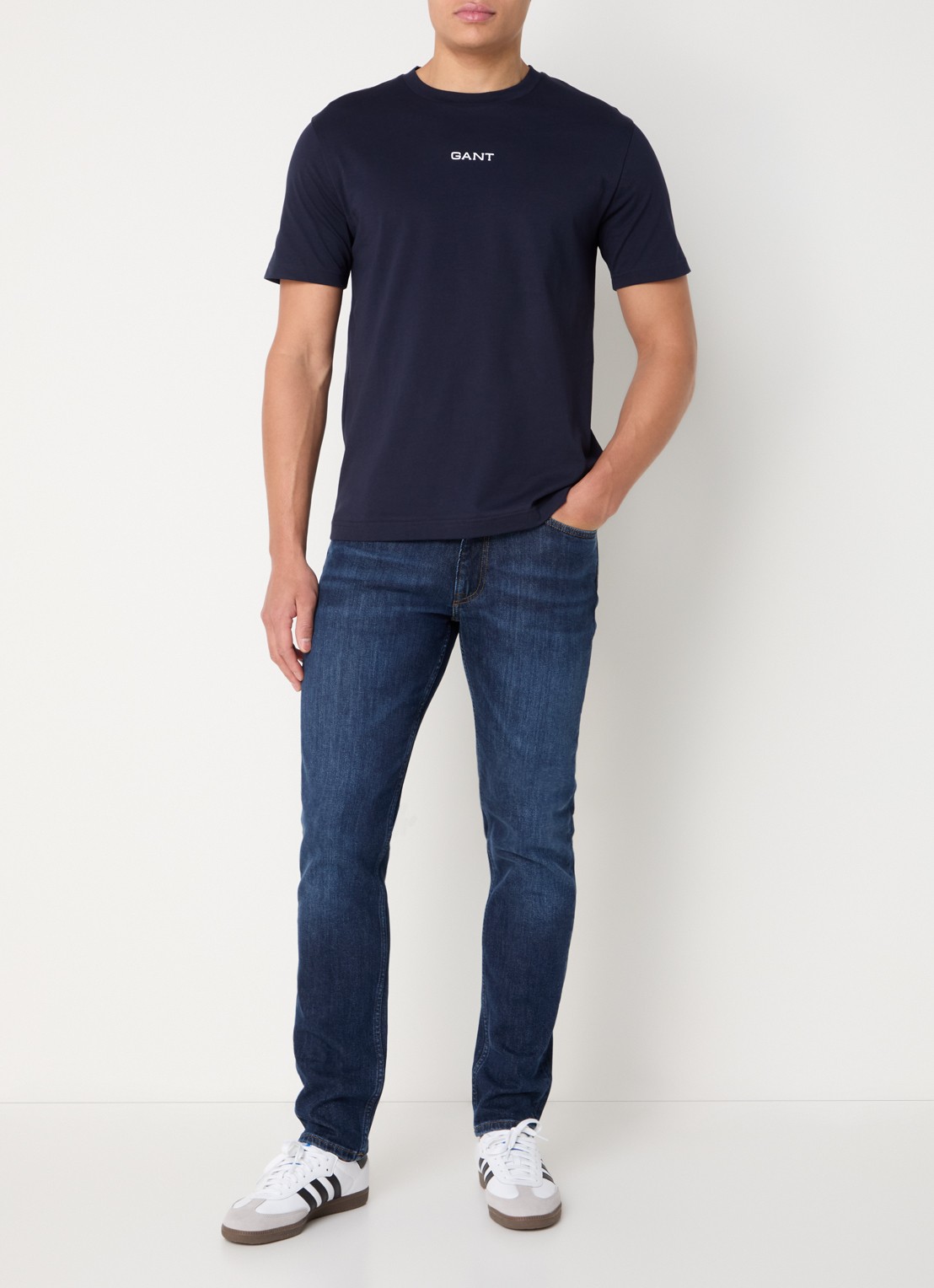 Gant T-shirt met logo - voorkant 2 donkerblauw