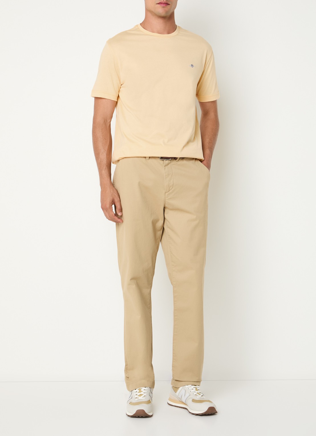 Gant T-shirt met logo - voorkant 4 lichtgeel