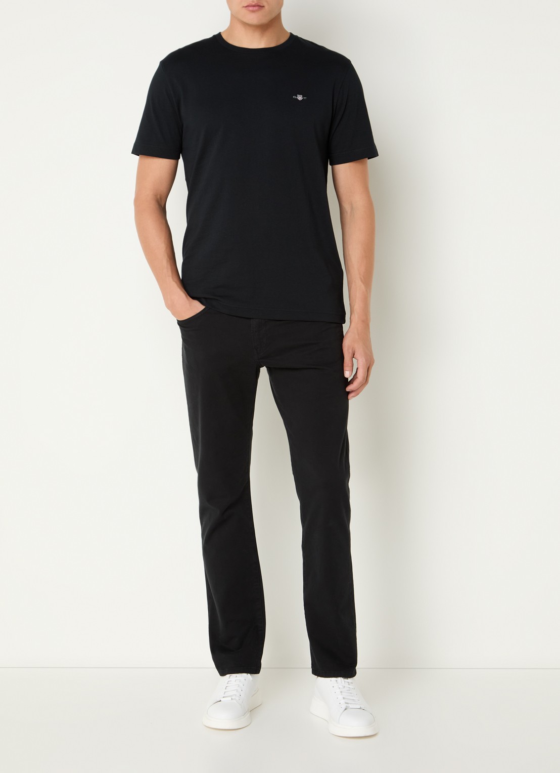 Gant T-shirt met logo - voorkant 2 zwart