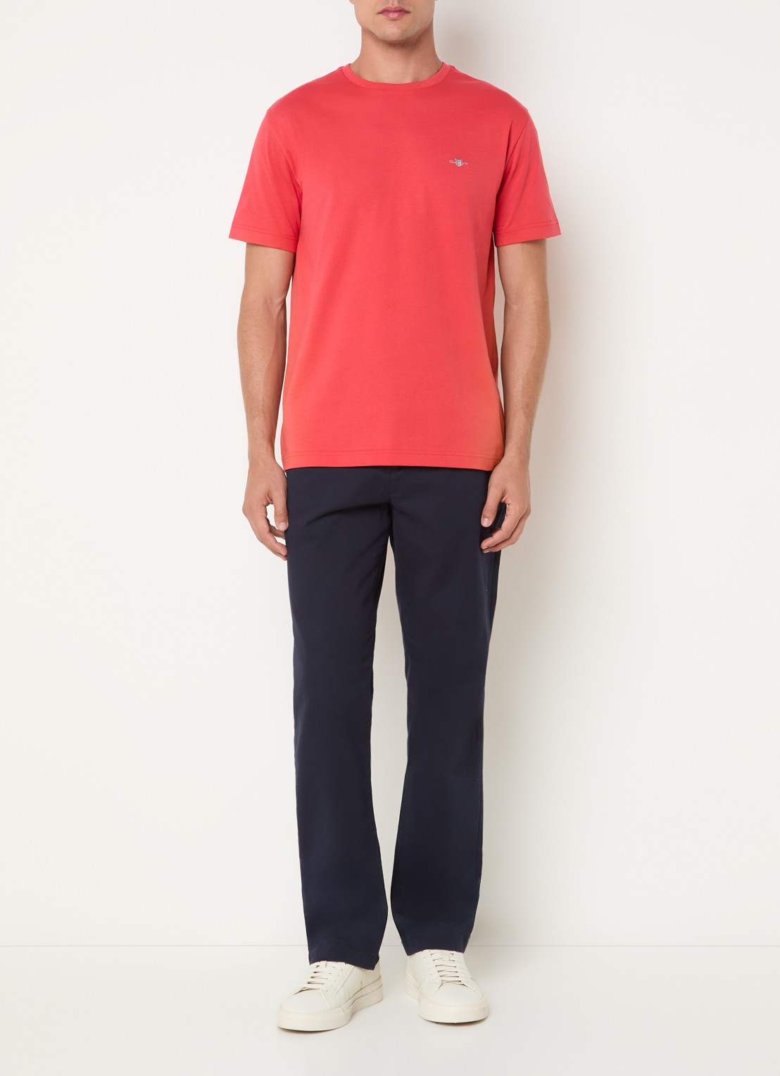 Gant T-shirt met logoborduring - voorkant 2 rood