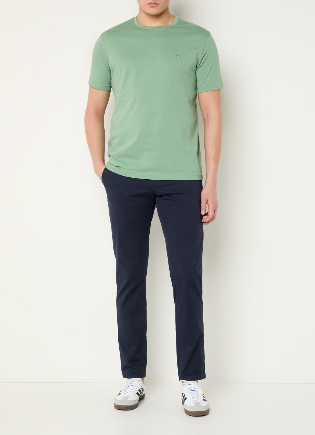 Gant T-shirt met logoborduring - voorkant 3 lichtgroen