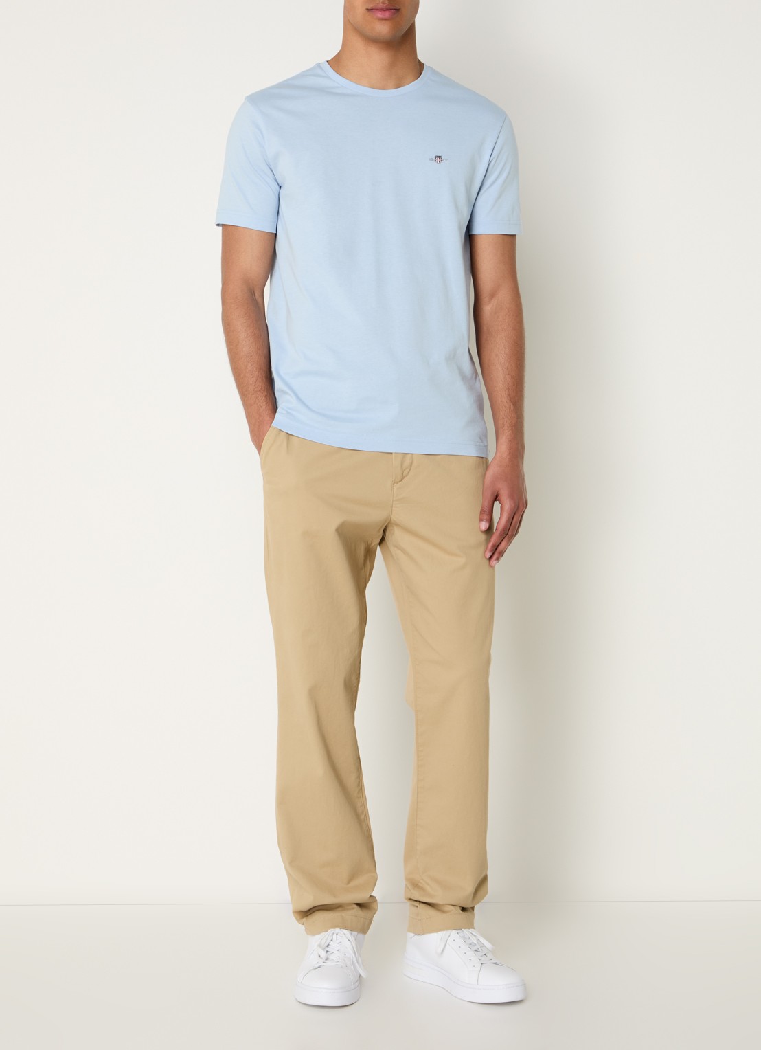 Gant T-shirt met logoborduring - voorkant 4 lichtblauw