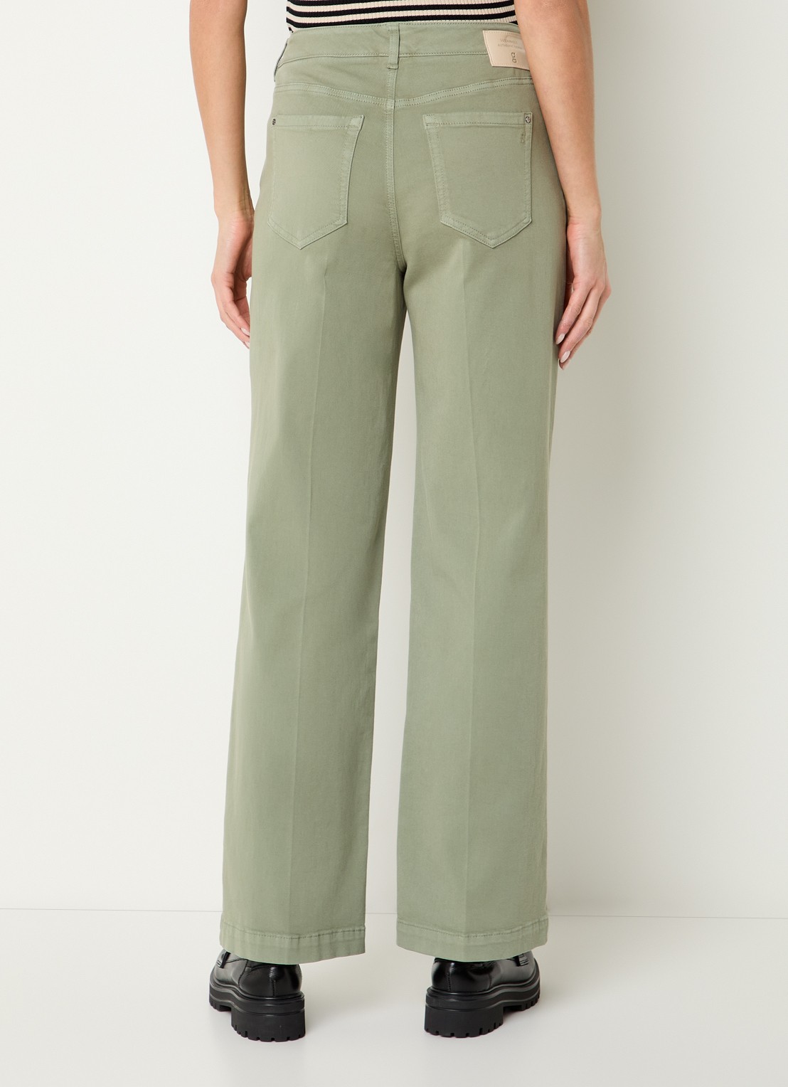 Gardeur Feliza mid waist loose fit jeans met gekleurde wassing - achterkant 5 khaki