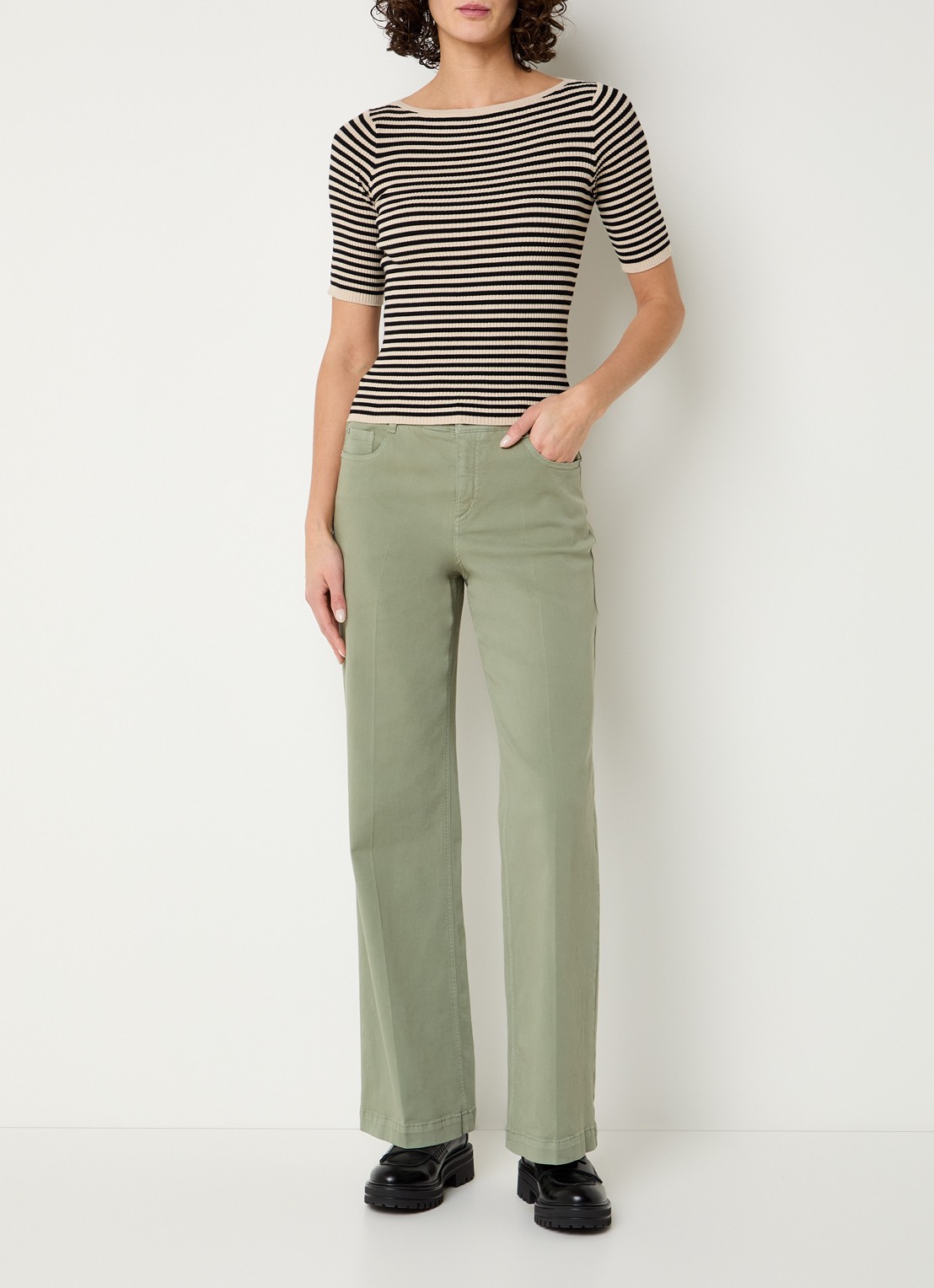 Gardeur Feliza mid waist loose fit jeans met gekleurde wassing - voorkant 2 khaki