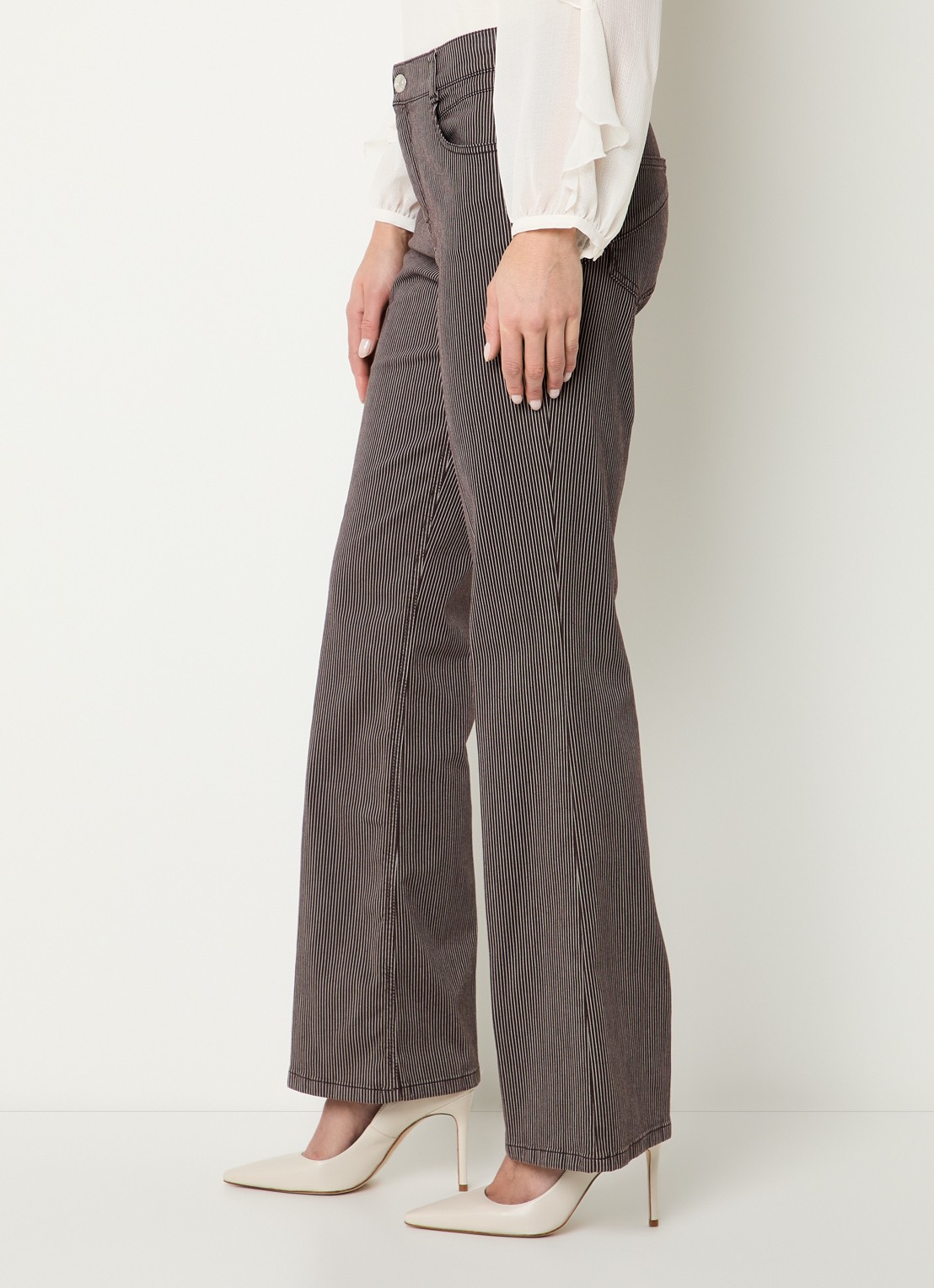 Gardeur Gardeur mid waist flared jeans met gekleurde wassing - detail 5 donkerbruin