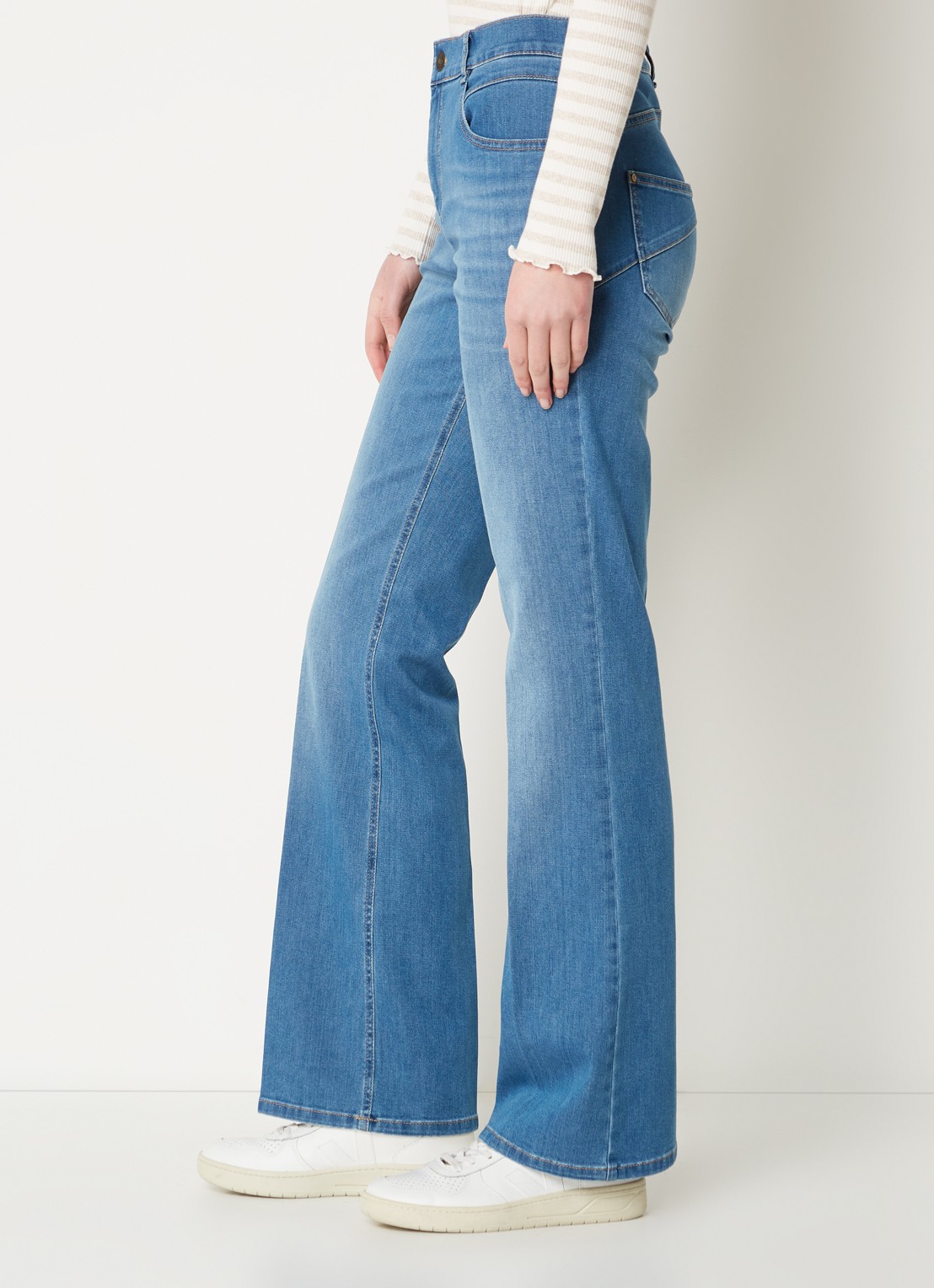 Gardeur High waist flared jeans met medium wassing - detail 5 indigo