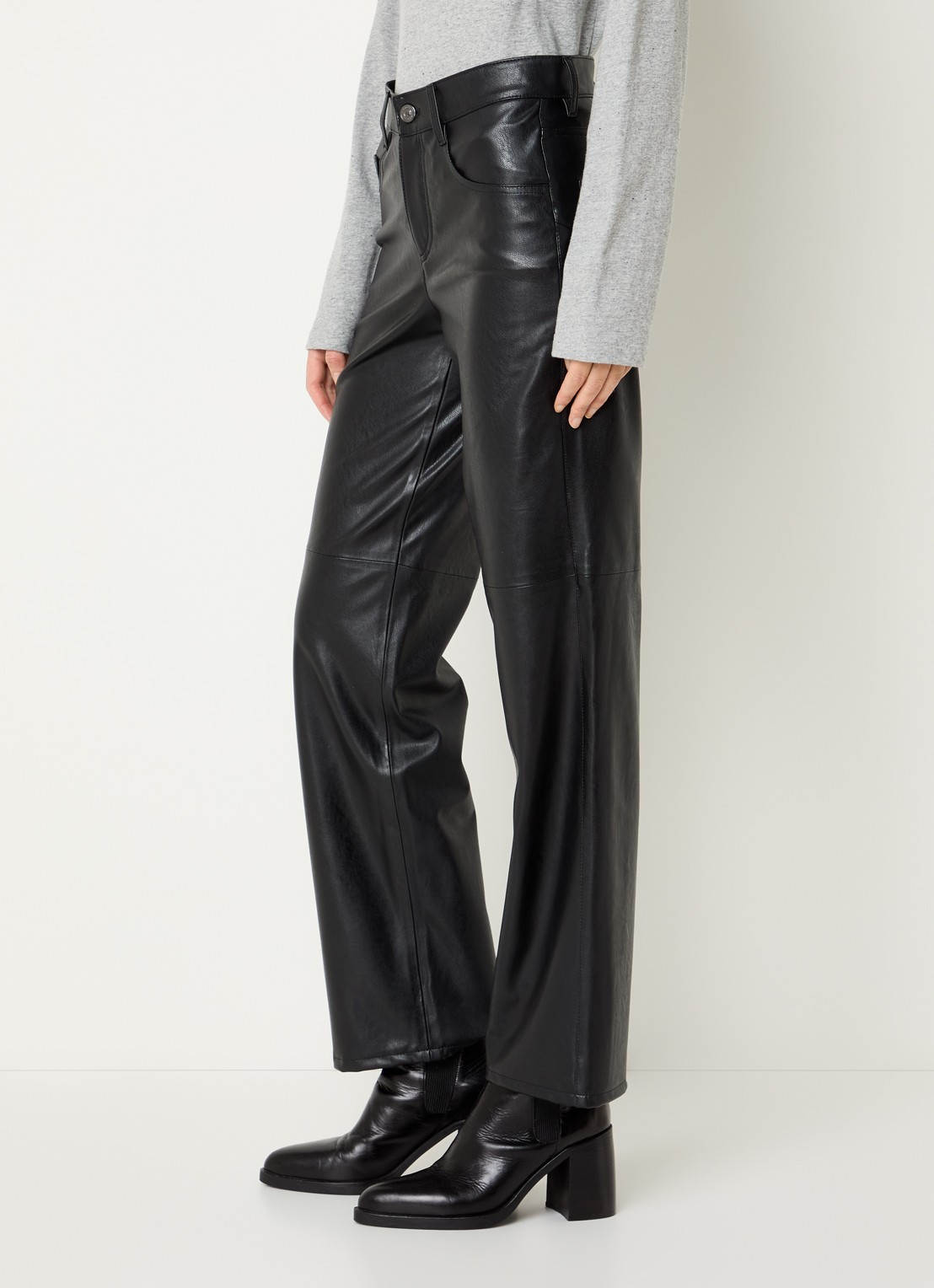 Gardeur Mid waist straight leg broek van imitatieleer - detail 2 zwart