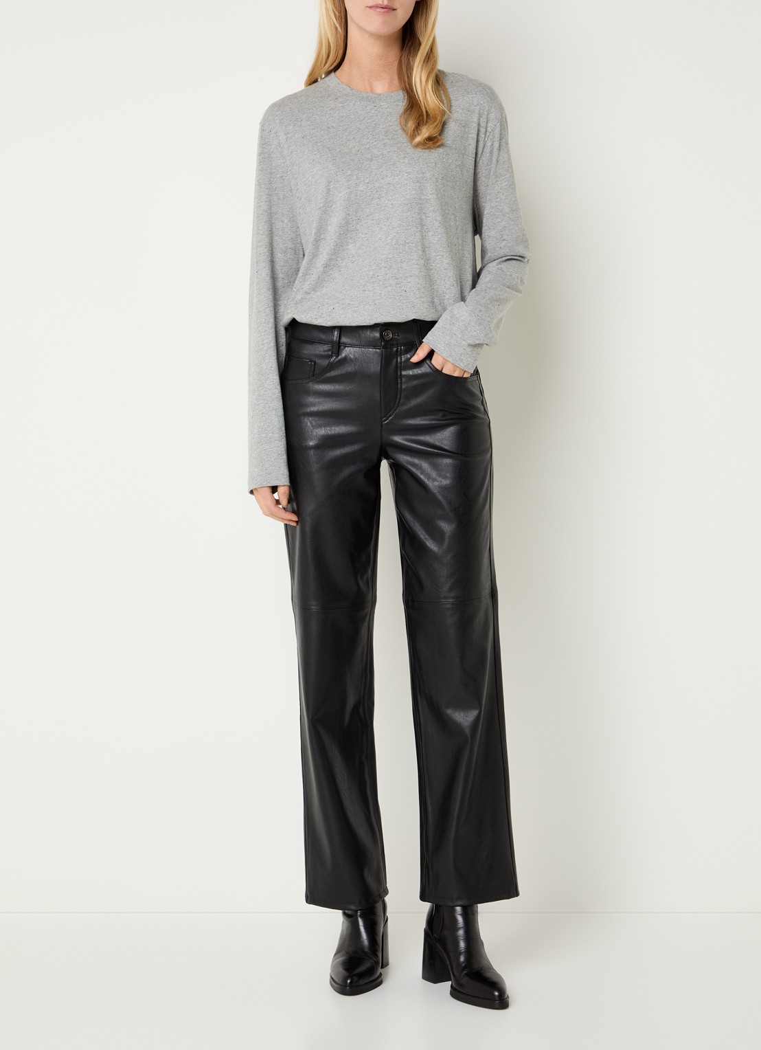 Gardeur Mid waist straight leg broek van imitatieleer - voorkant 5 zwart