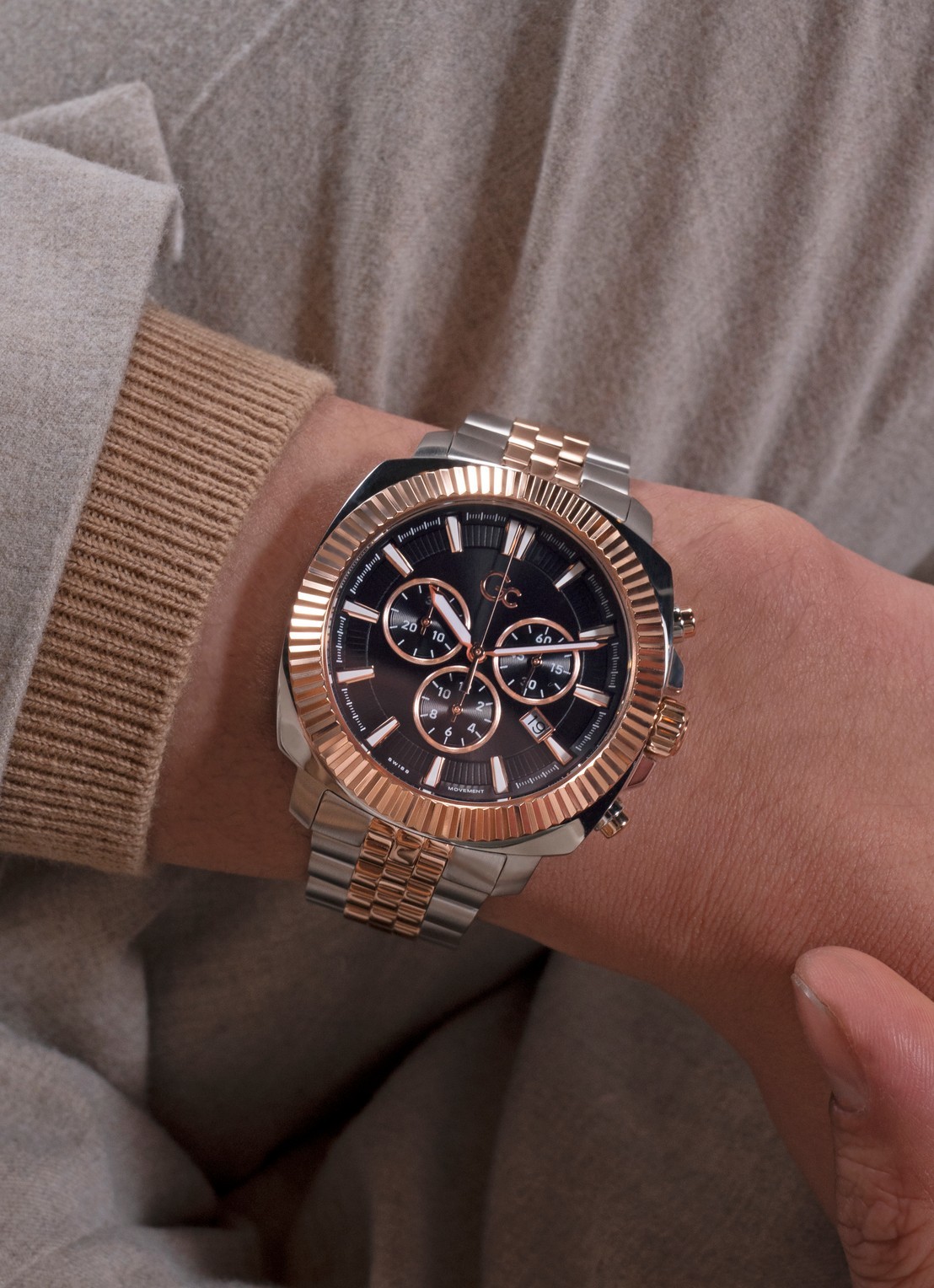 Gc Watches Flair Coussin horloge Z46001G2MF - detail zilver