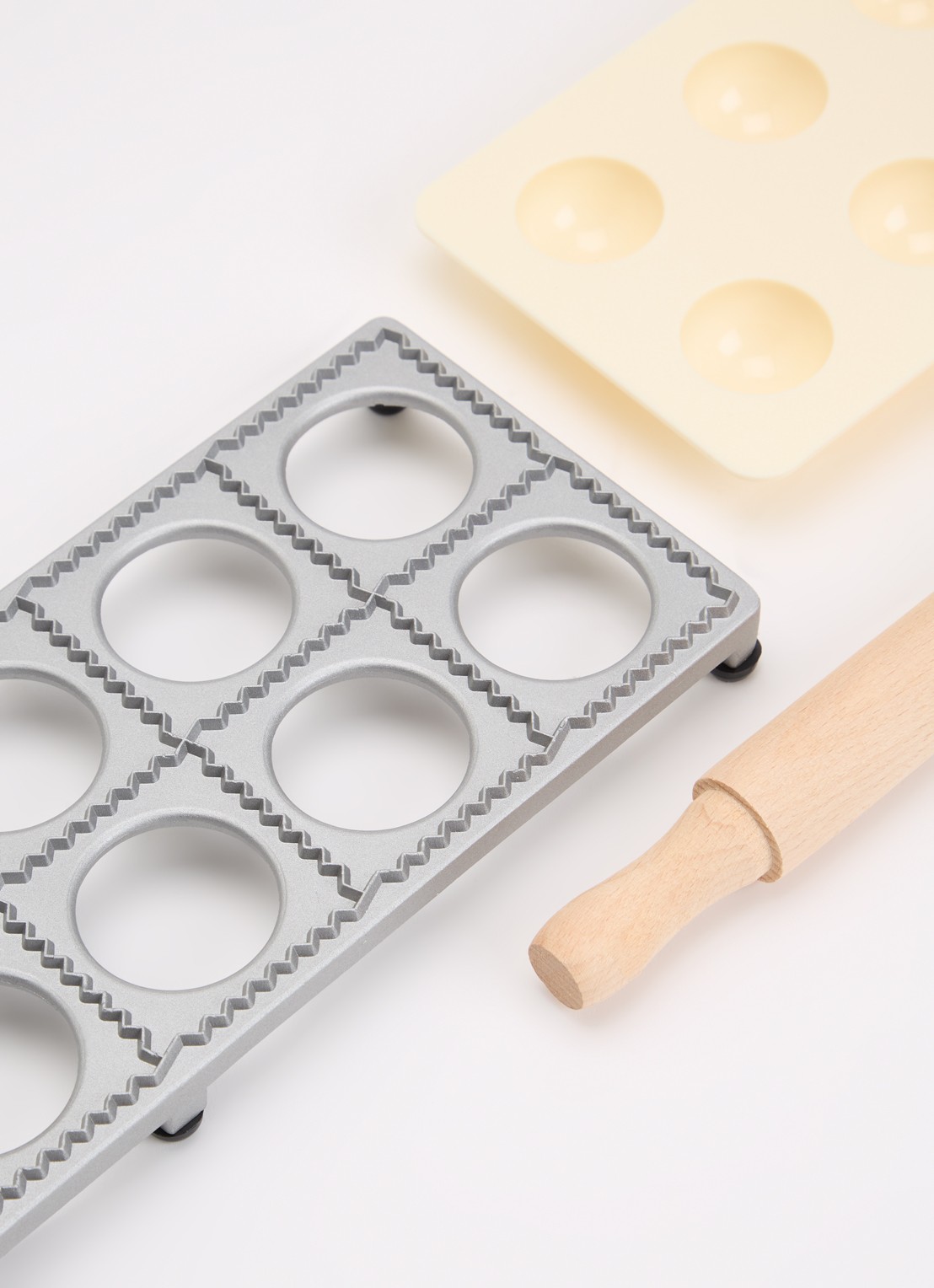 GEFU Tasca ravioli- en dumpling plank 3 delig - voorkant 2 metallic