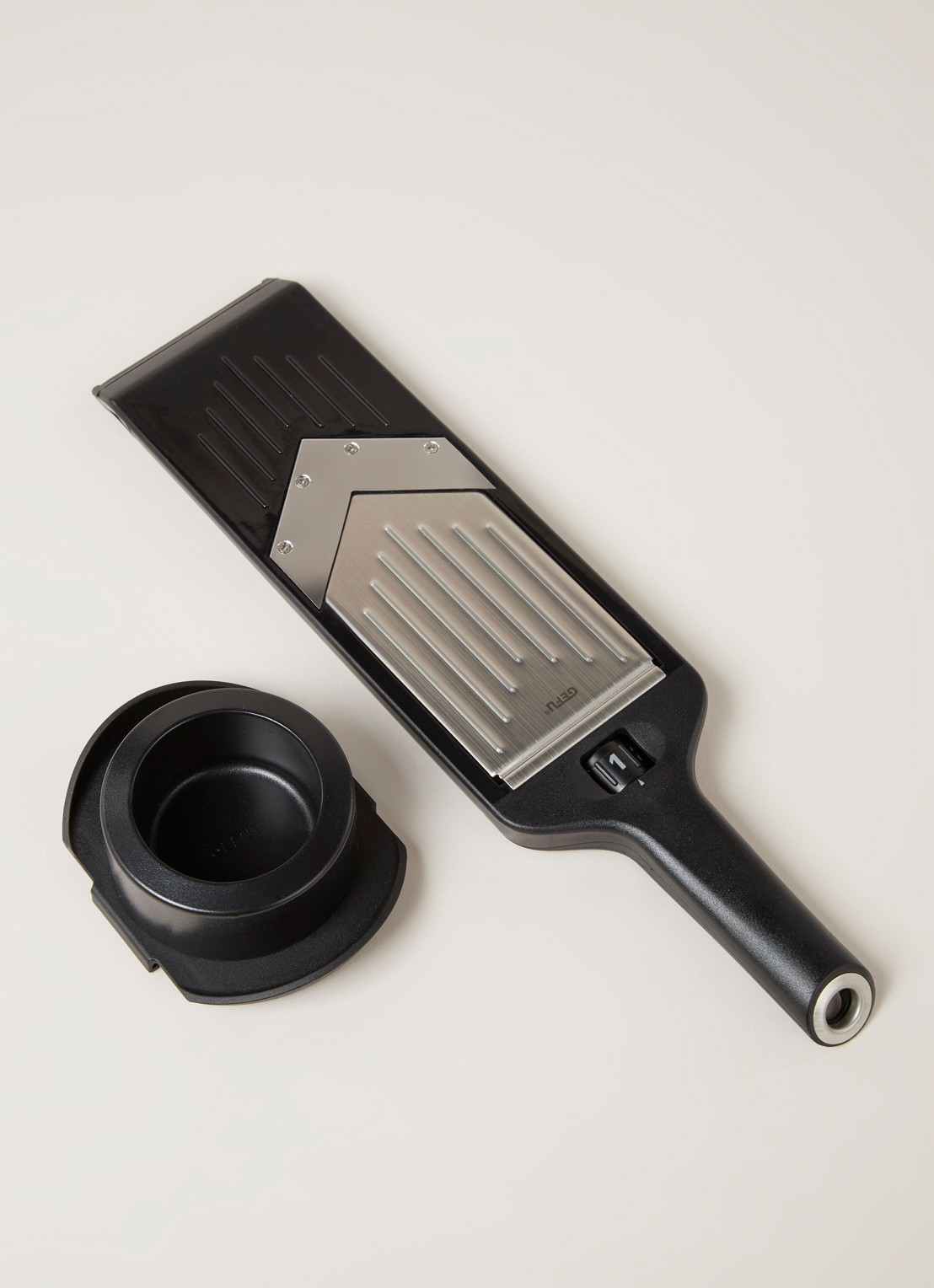GEFU V-slicer mandoline  - detail zwart