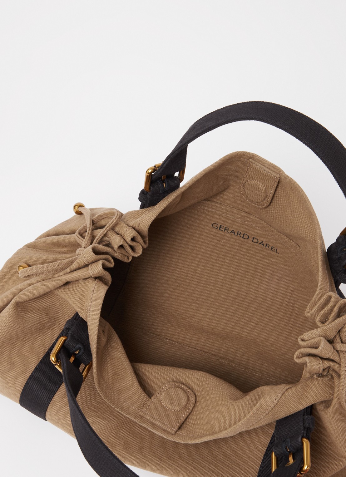 Gerard Darel 24H handtas van canvas - detail 2 lichtbruin