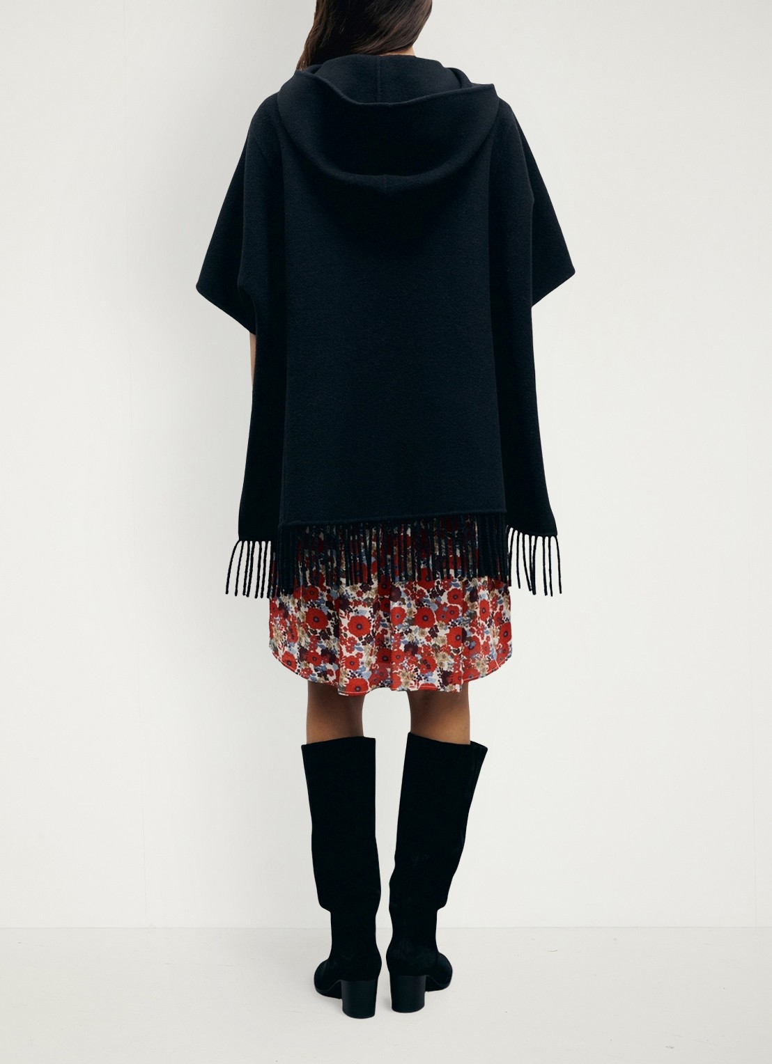 Gerard Darel Ady cape in wolblend met franjes - achterkant zwart