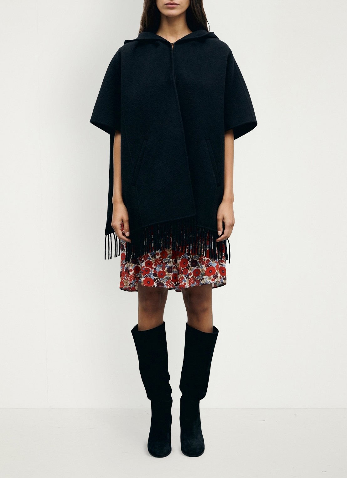 Gerard Darel Ady cape in wolblend met franjes - voorkant 6 zwart