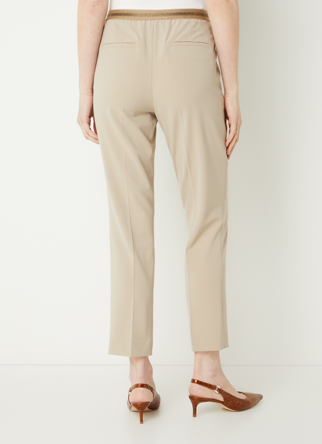 Gerard Darel Alya high waist slim fit cropped chino met steekzakken - achterkant 4 beige